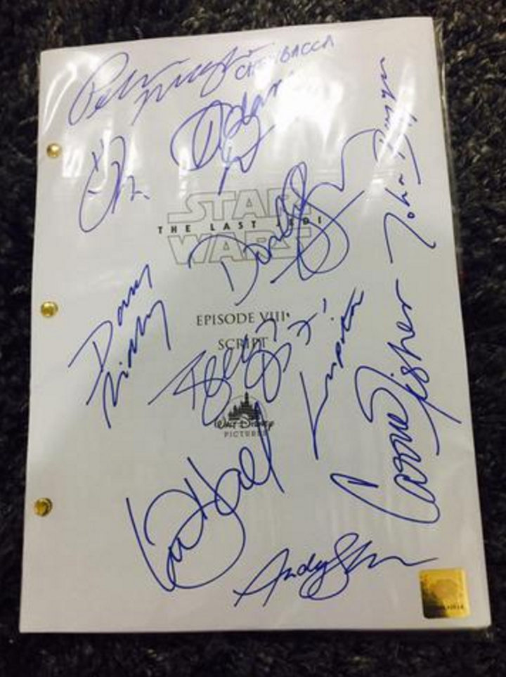 Guión firmado de Star Wars: Los últimos Jedi Guión firmado de Star Wars: Los últimos Jedi