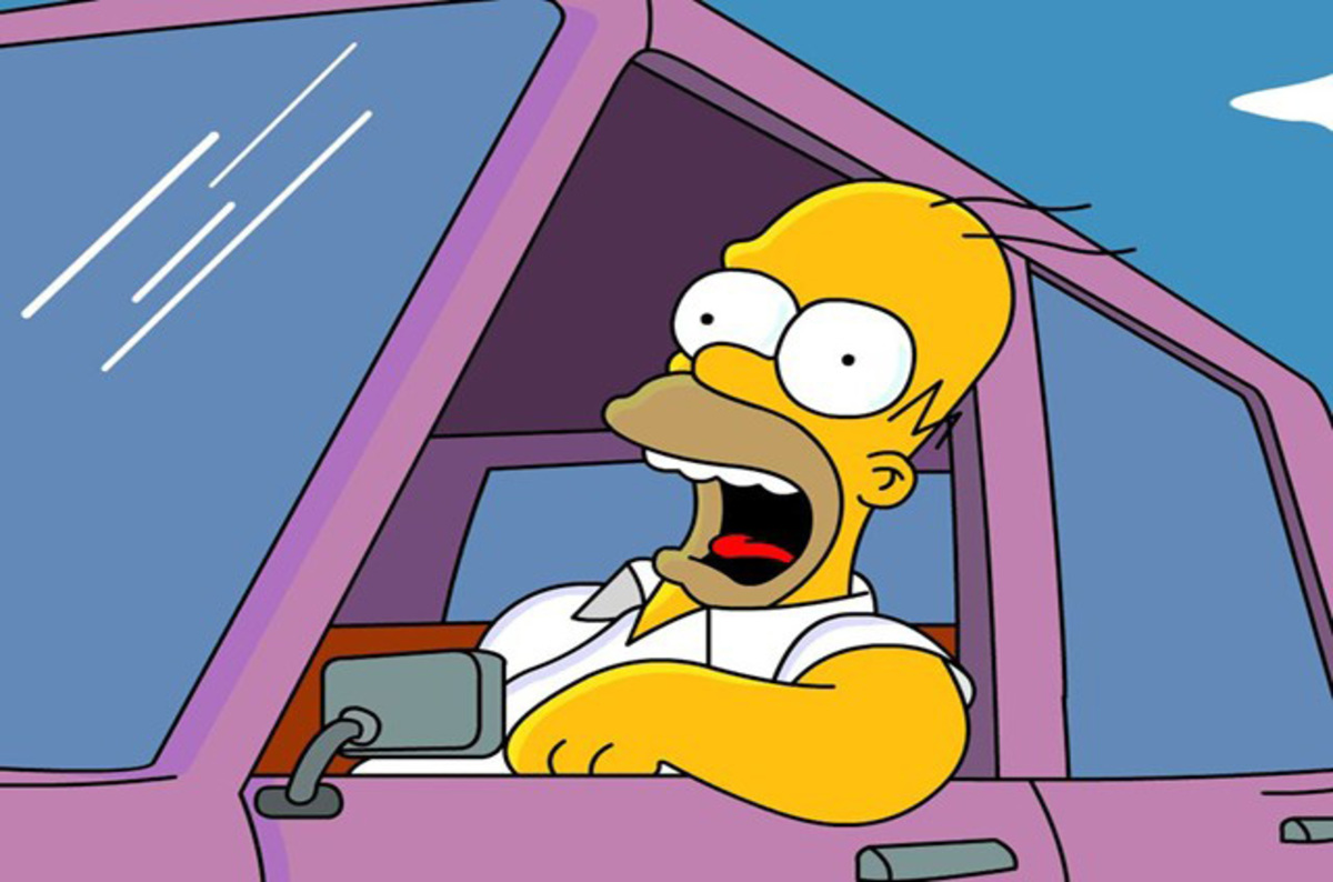 Homer conduciendo Homer driving