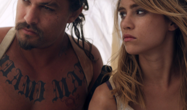 Amor Carnal (The Bad Batch) Jason Momoa, Jim Carrey, Suki Waterhouse, Keanu Reeves.