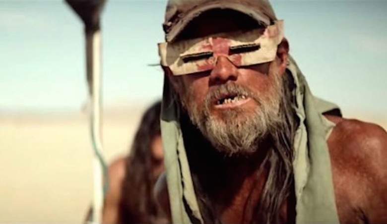 Amor Carnal (The Bad Batch) Jason Momoa, Jim Carrey, Suki Waterhouse, Keanu Reeves.
