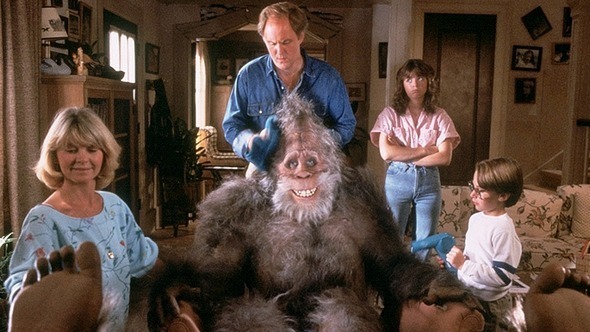 Harry y los Henderson (1987) 10 películas malas que incomprensiblemente han ganado un Oscar