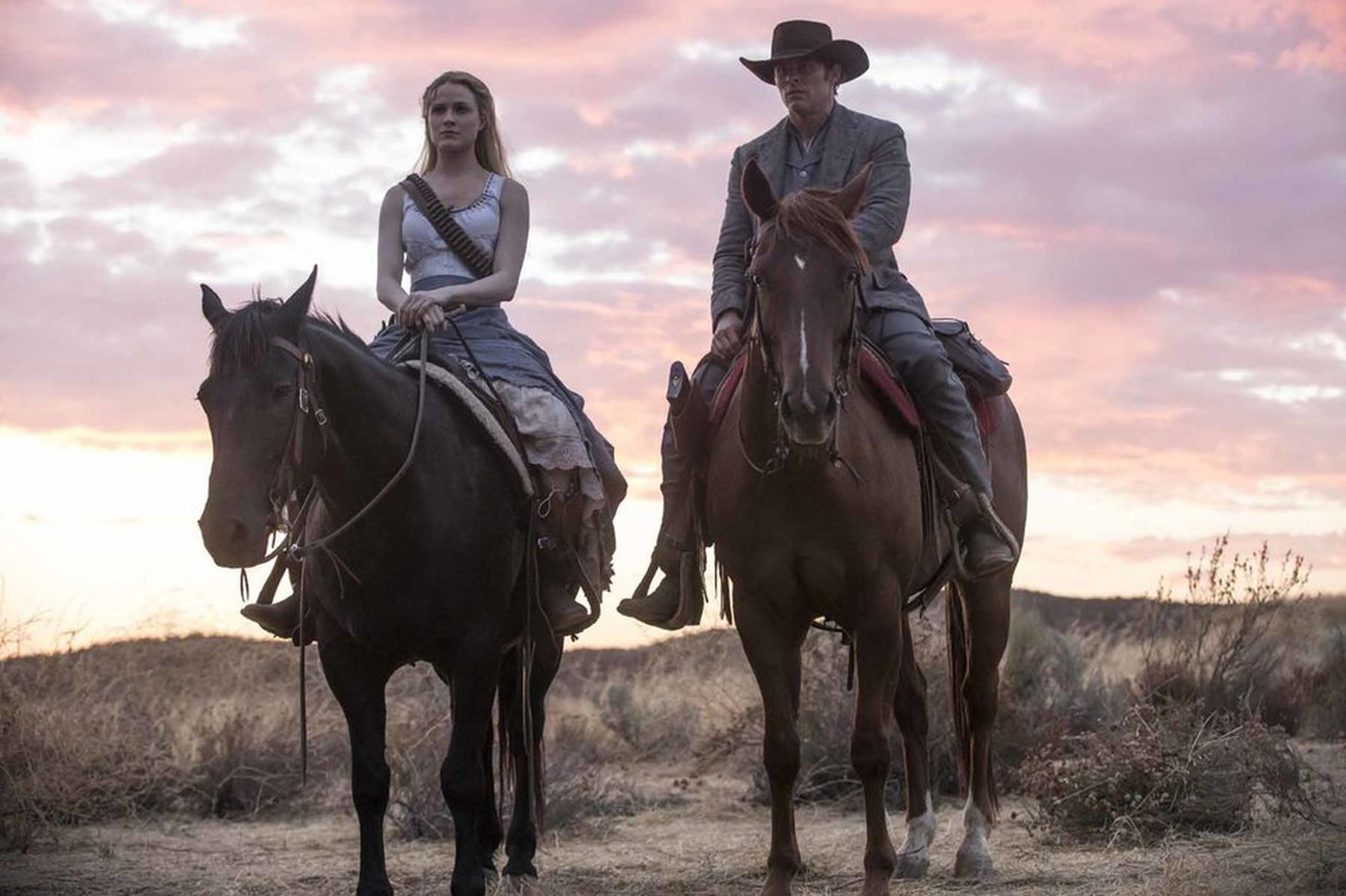 Evan Rachel Wood y James Marsden en la temporada 2 de Westworld