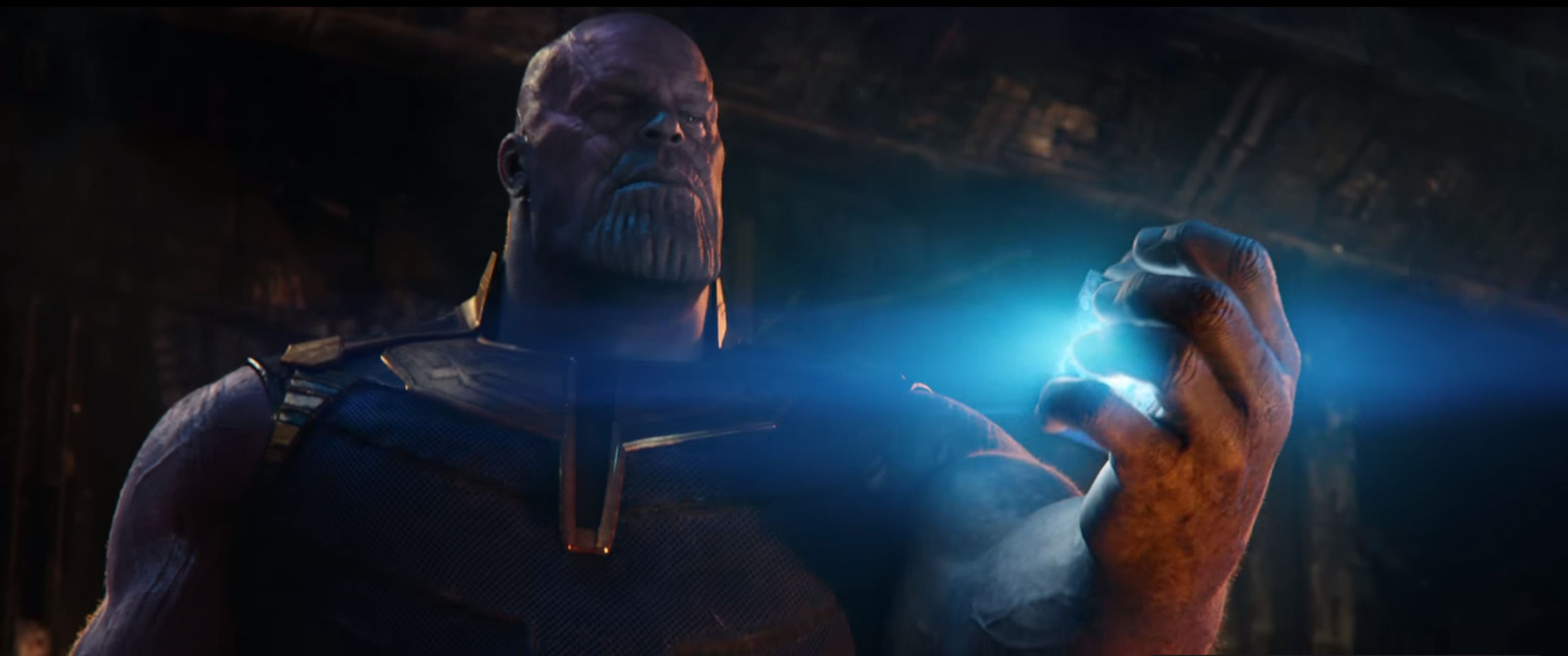 Thanos con la Gema del espacio en Vengadores: Infinity War