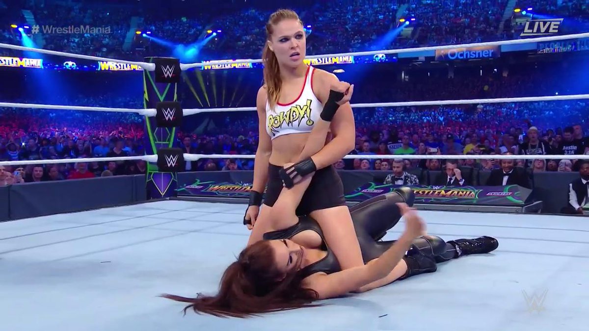 WWE WrestleMania 34 - Ronda Rousey y Kurt Angle vs. Stephanie McMahon y Triple H WWE WrestleMania 34 - Ronda Rousey y Kurt Angle vs. Stephanie McMahon y Triple H