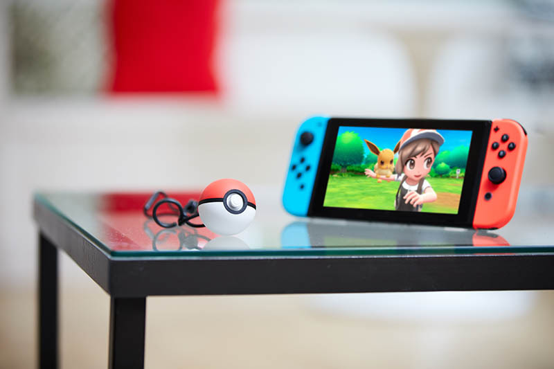 Poké Ball Plus pokeball, poke ball plus, let's go, pokemon,