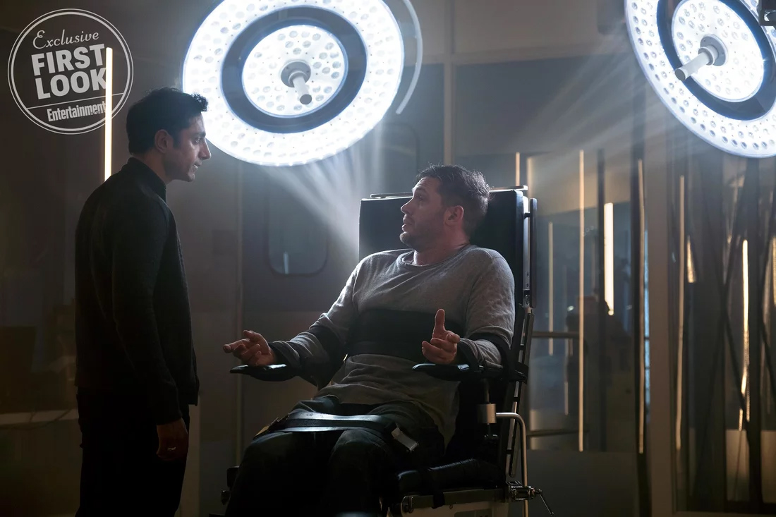 Tom Hardy y Riz Ahmed en Venom (2018) Tom Hardy y Riz Ahmed en Venom (2018)