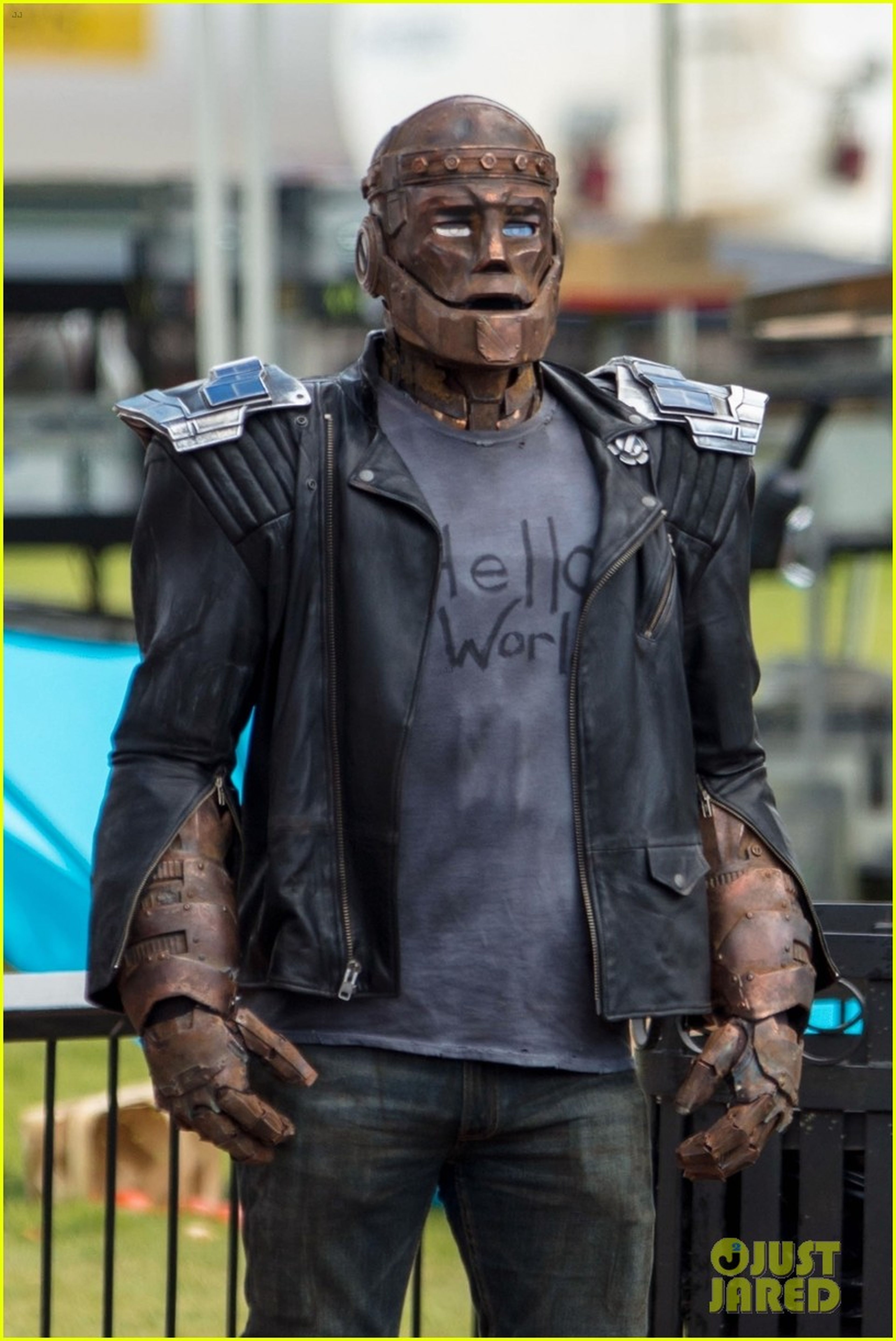 Brendan Fraser como Robotman en el rodaje de Doom Patrol