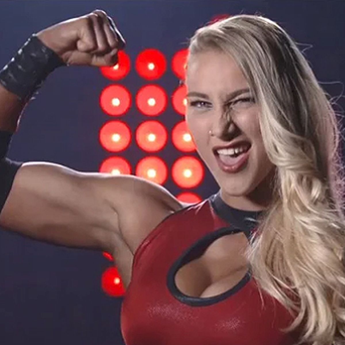 Dragon Ball - Rhea Ripley, estrella de WWE, con su cosplay de la Androide  Nº 18