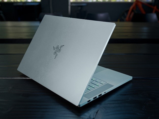 Razer Blade 15 Edición limitada Mercury Blanco Razer Blade 15 Edición limitada Mercury Blanco