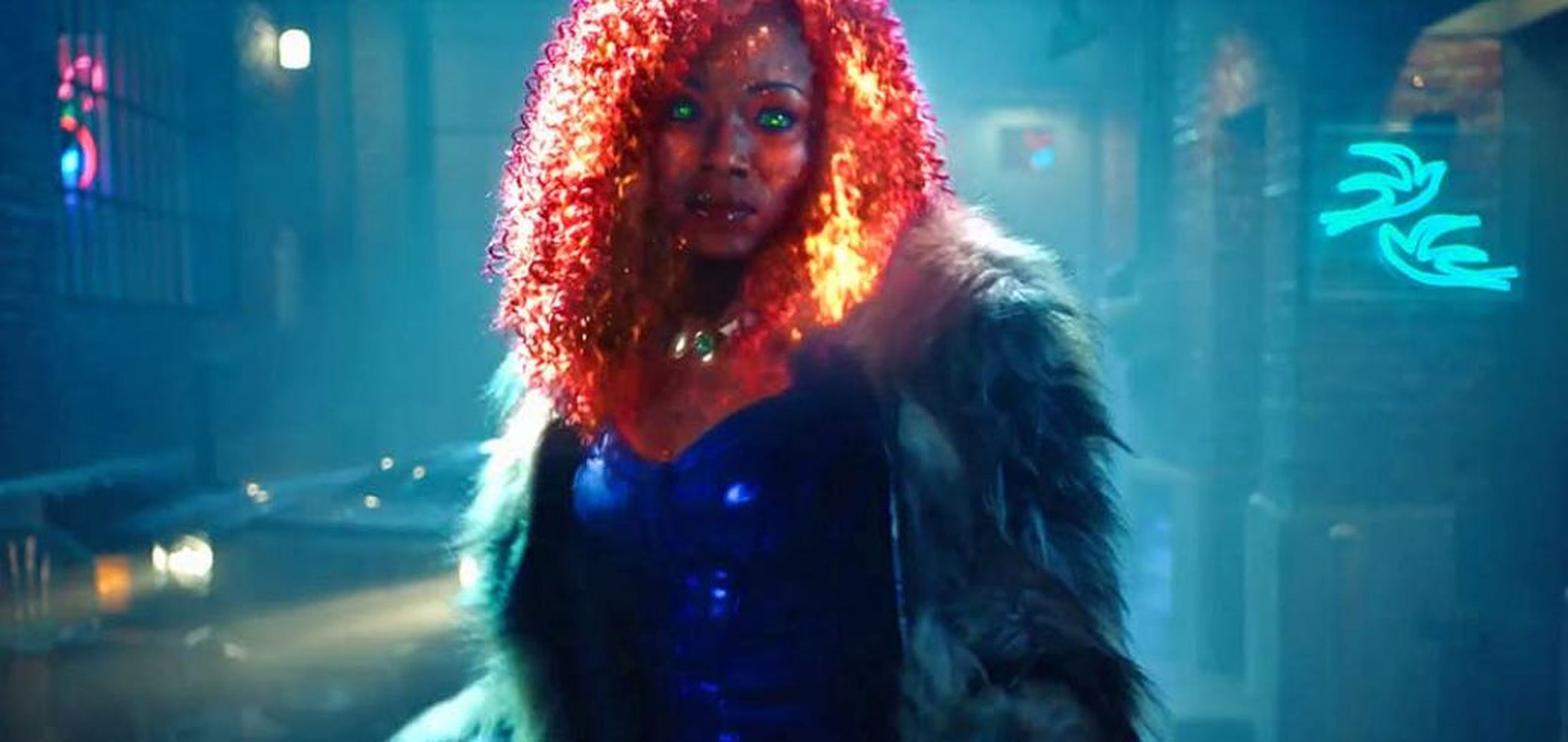 Anna Diop como Starfire en Titans