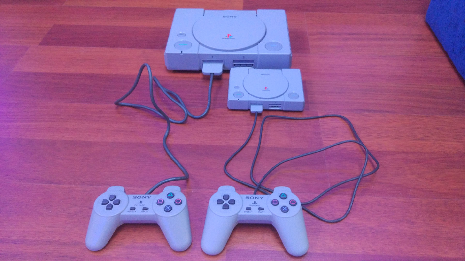 PlaySTation Classic mini - Galería de imágenes y comparativa con PS1 PlayStation Classic mini PS1