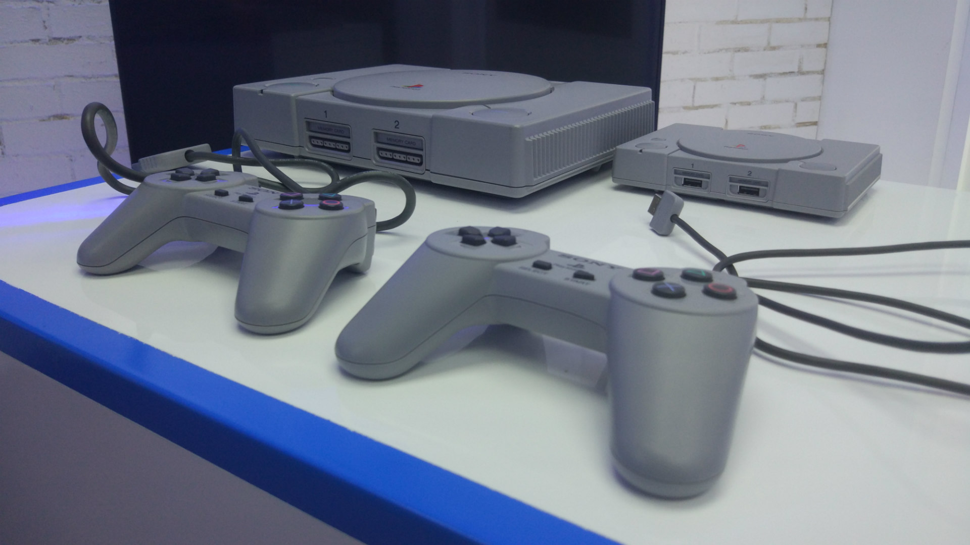 PlaySTation Classic mini - Galería de imágenes y comparativa con PS1 PlayStation Classic mini PS1