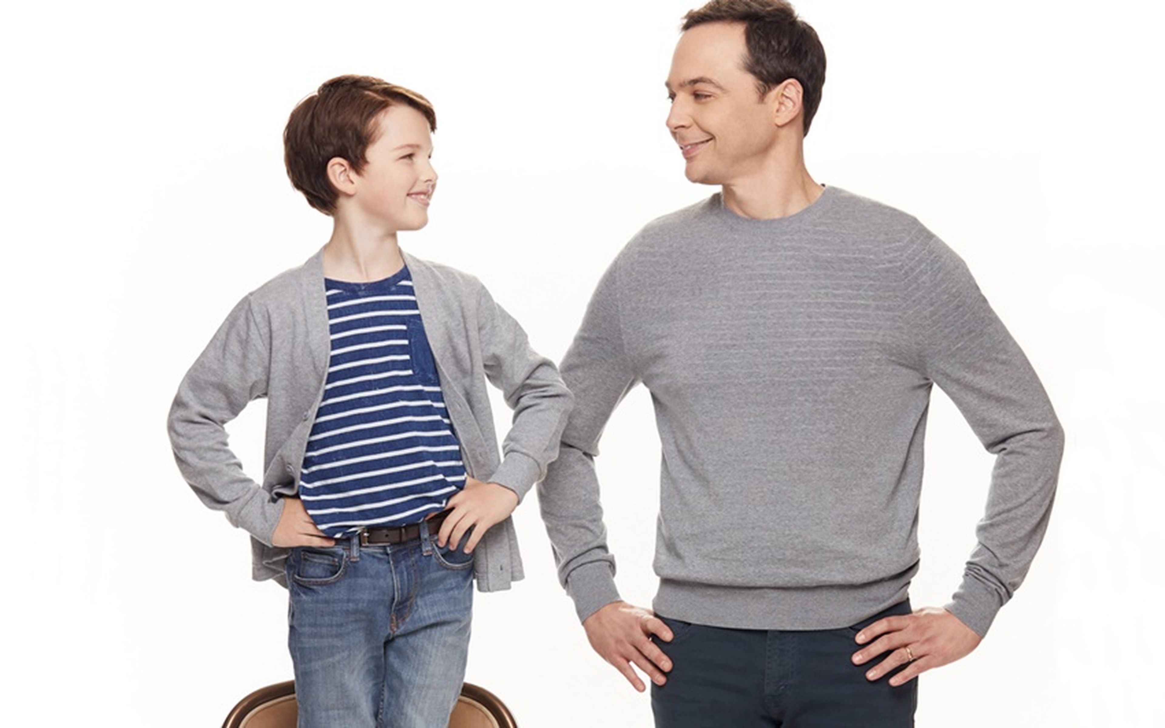 Sheldon niño y Sheldon adulto