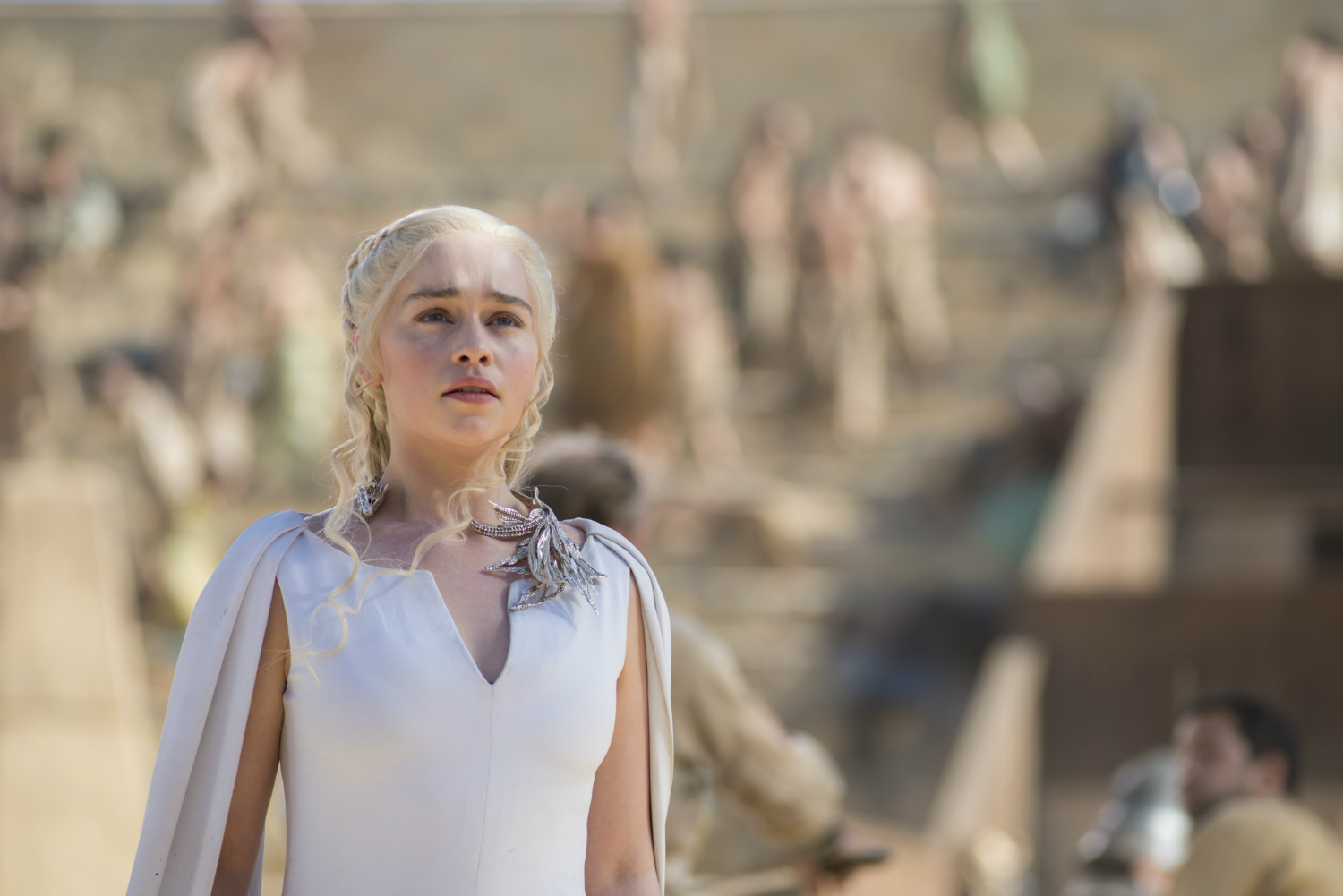 Daenerys Targaryen en una escena de Juego de Tronos. Daenerys Targaryen en una escena de Juego de Tronos.