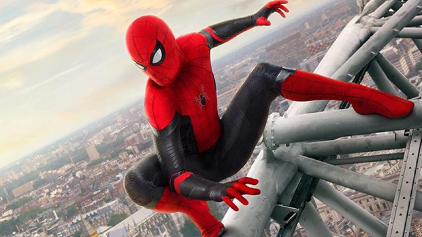 Tecnotraje v. 2 - Spider-man: Lejos de Casa Tecnotraje v. 2 - Spider-man: Lejos de Casa