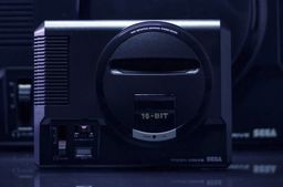Mega Drive Mini frente a la original y otras consolas mini