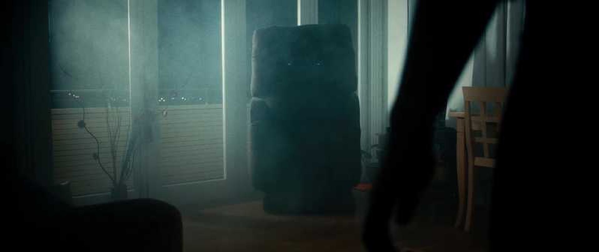 Killer Sofa Primer tráiler de la película que no te dejará descansar