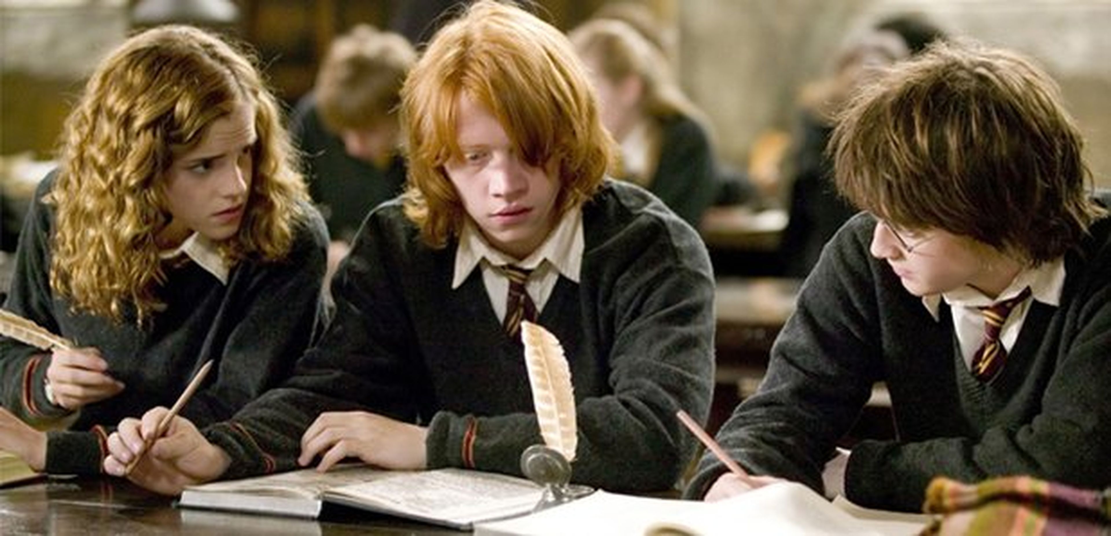 Hermione, Ron y Harry estudiando