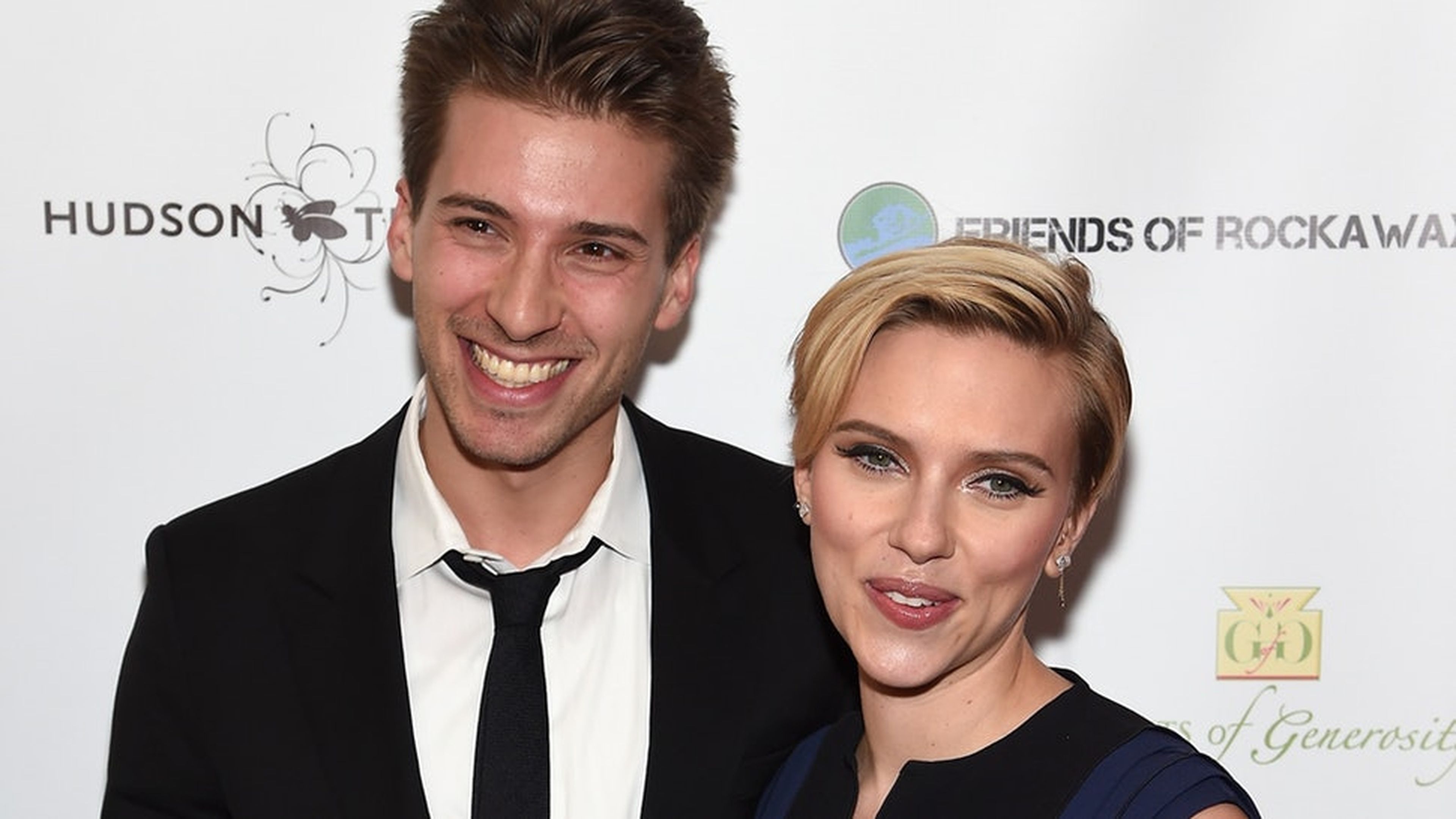 Scarlett Johansson y su hermano