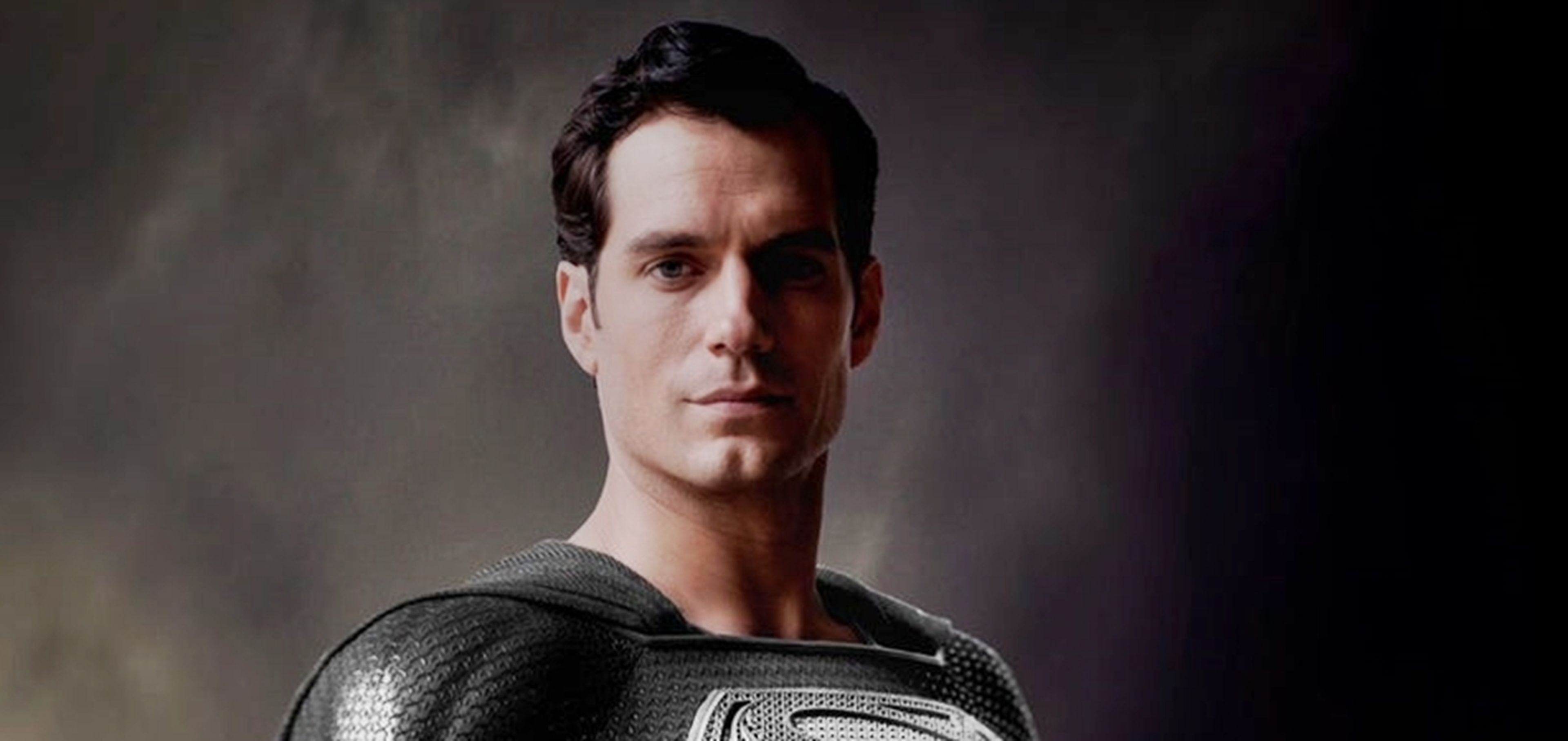 Nueva imagen del Superman con el traje negro de Liga de la Justicia