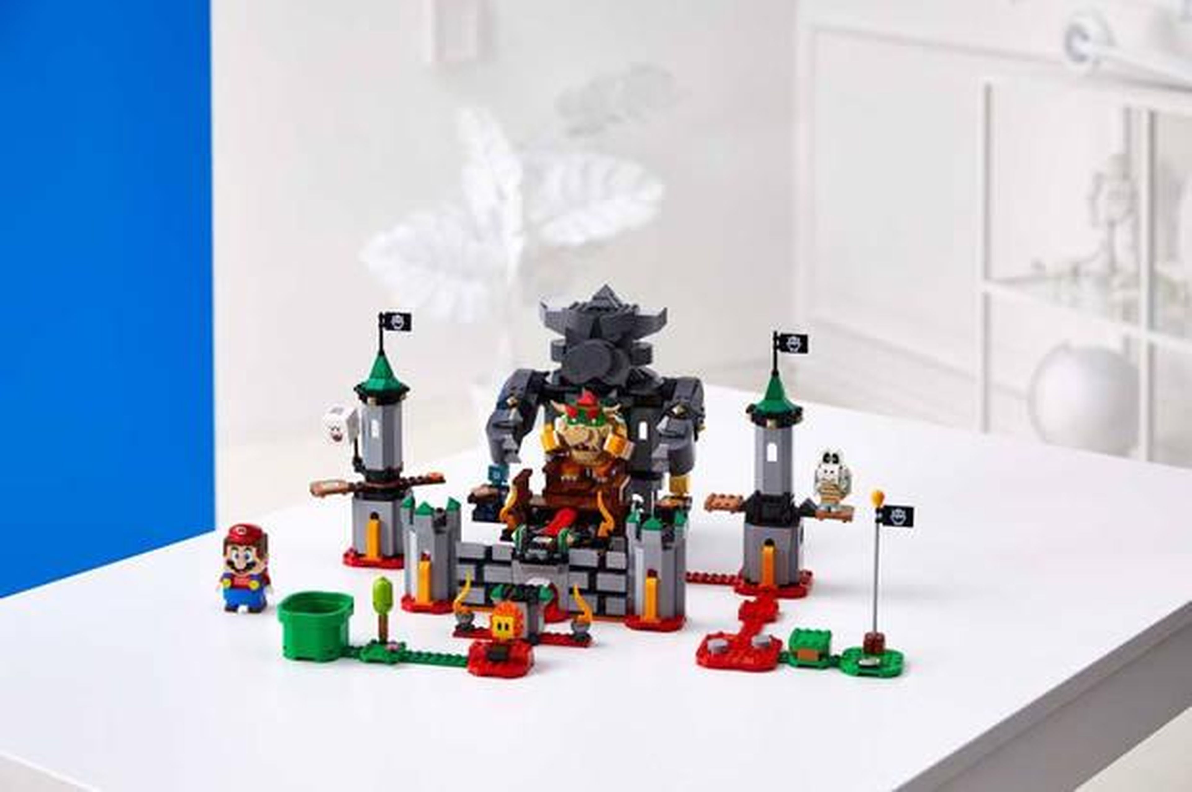 LEGO Super Mario Bowser Castle