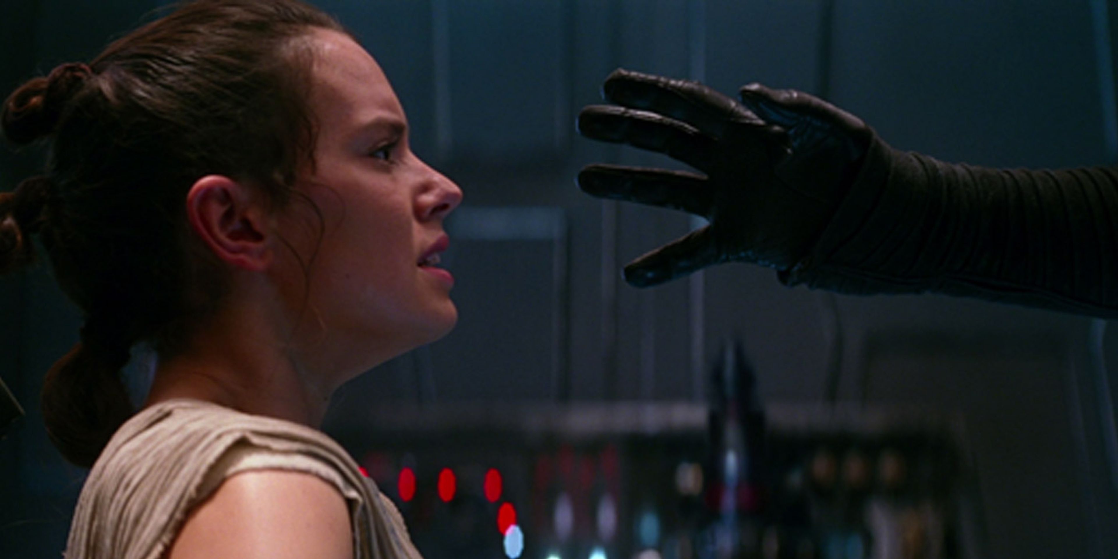 Star Wars - Kylo Ren interroga a Rey