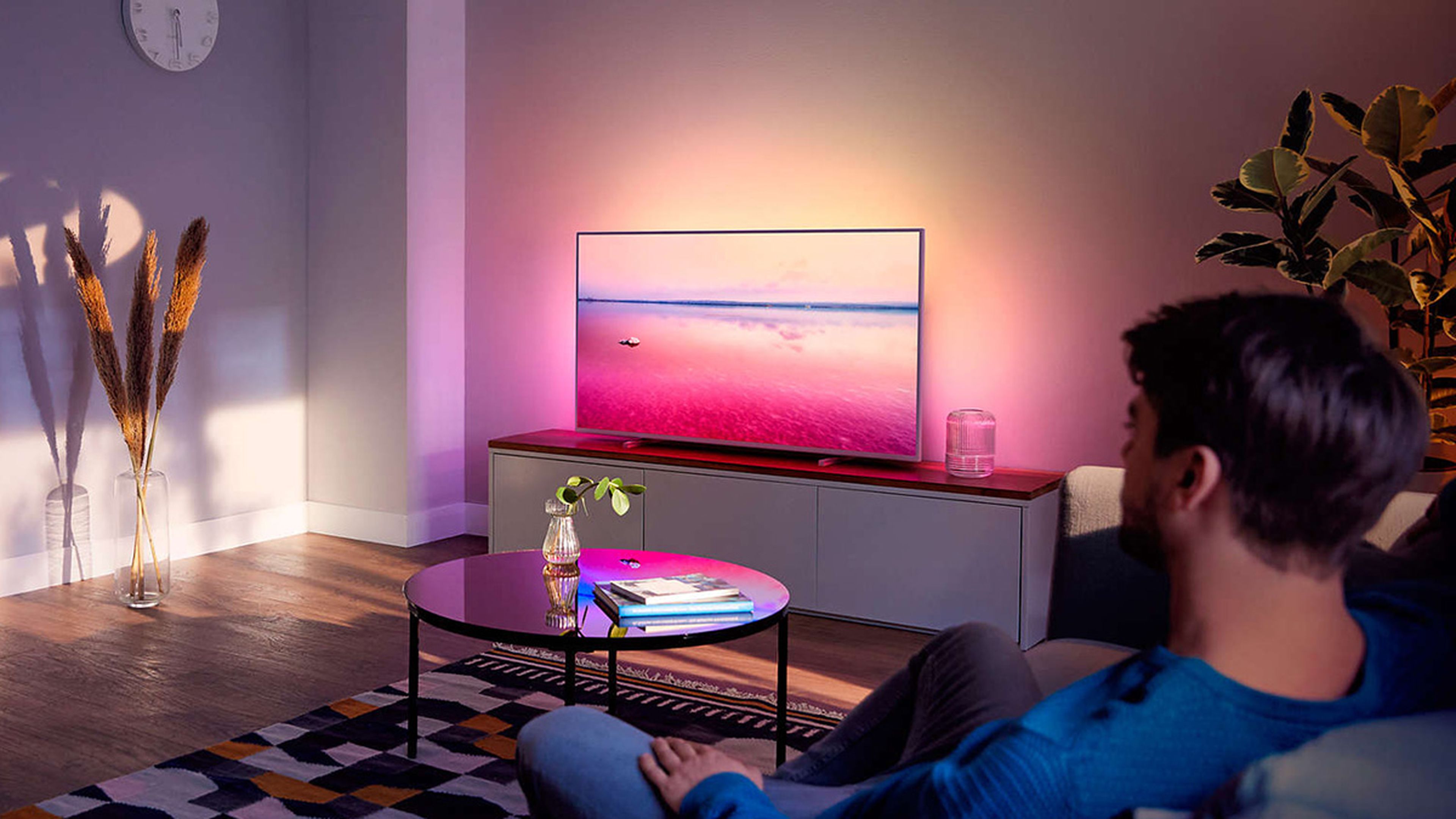 Conseguir esta smart TV 4K de Philips con Ambilight sale casi a