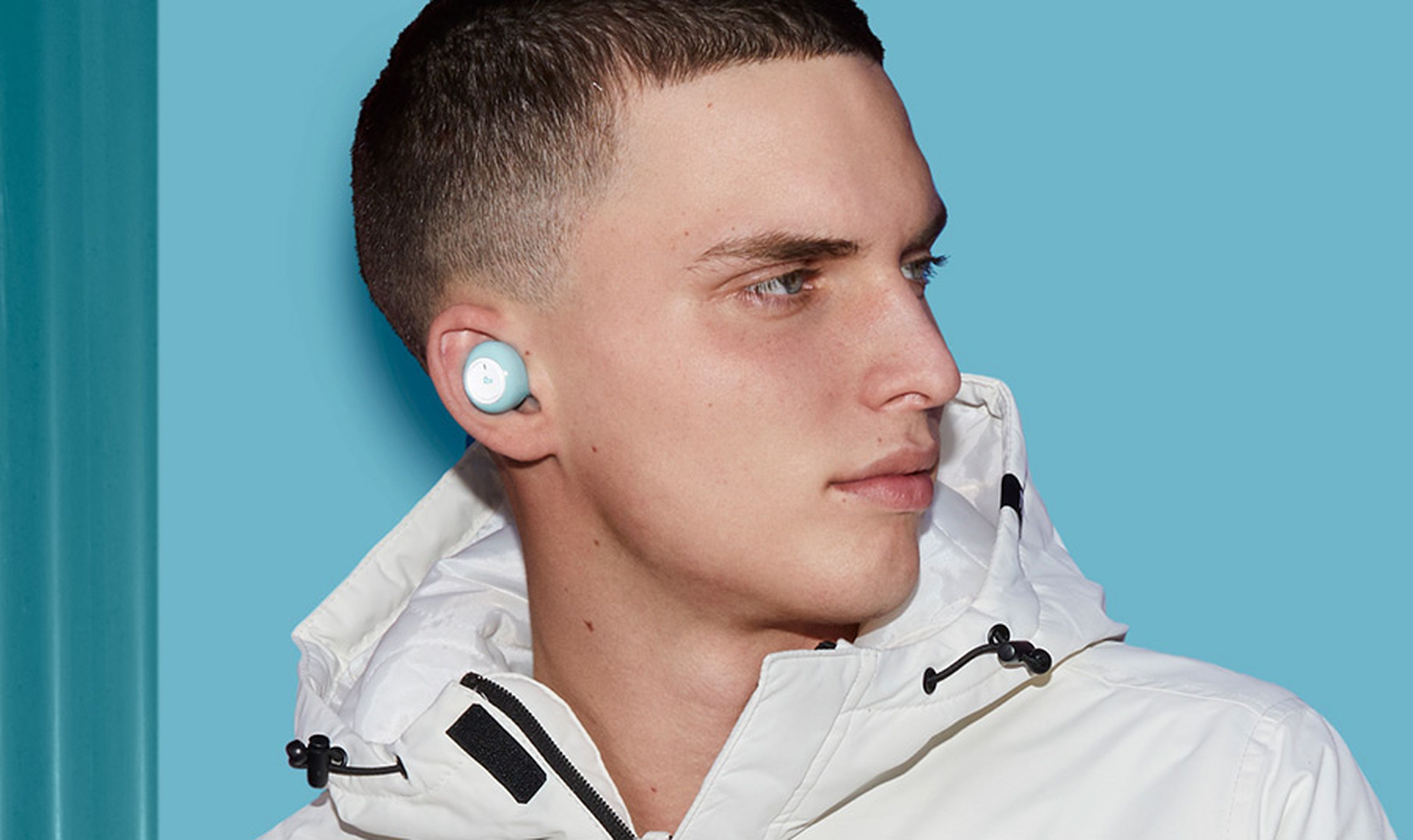 Estos auriculares Bluetooth de poco más de 15 euros son geniales para usar  con tu móvil