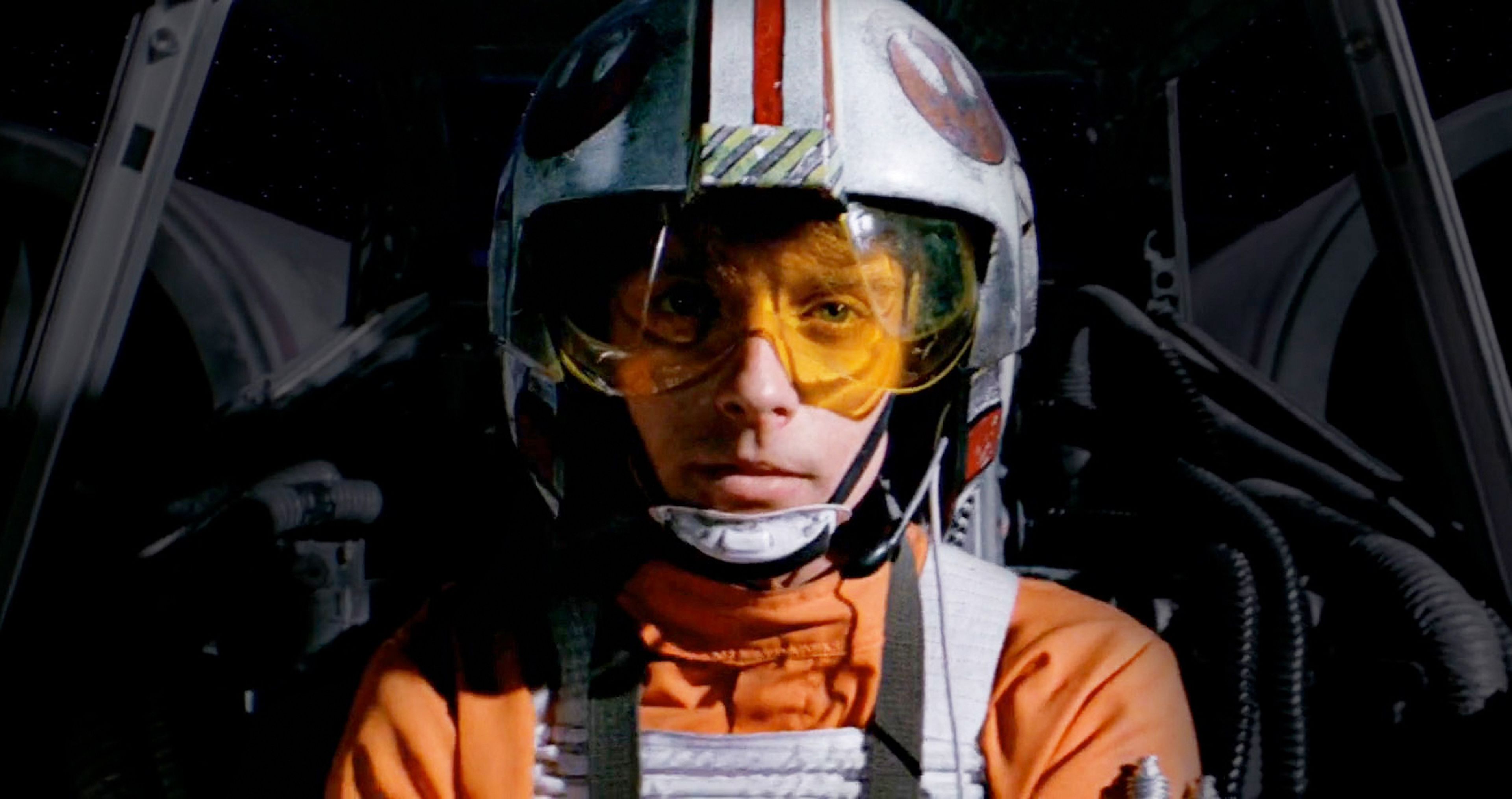 Luke Skywalker pilotando un Ala X