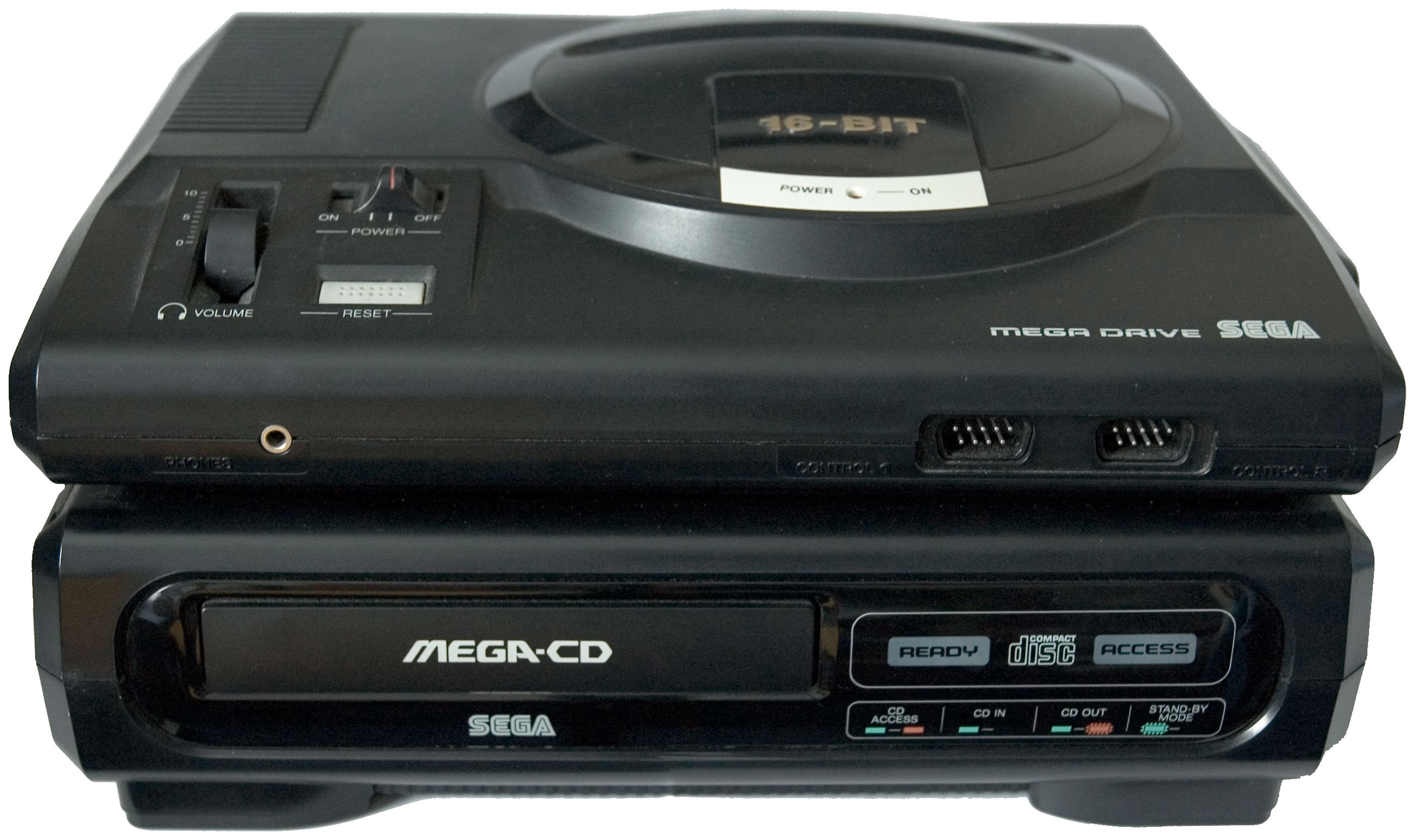 Hubo dos versiones, esta de aquí diseñada para la Mega Drive original, y uno más pequeño, diseñado para la también más pequeña Mega Drive II. Rizando el rizo, Sega lanzó el Multimega, que integraba la consola y el lector de CD en el mismo cacharro.