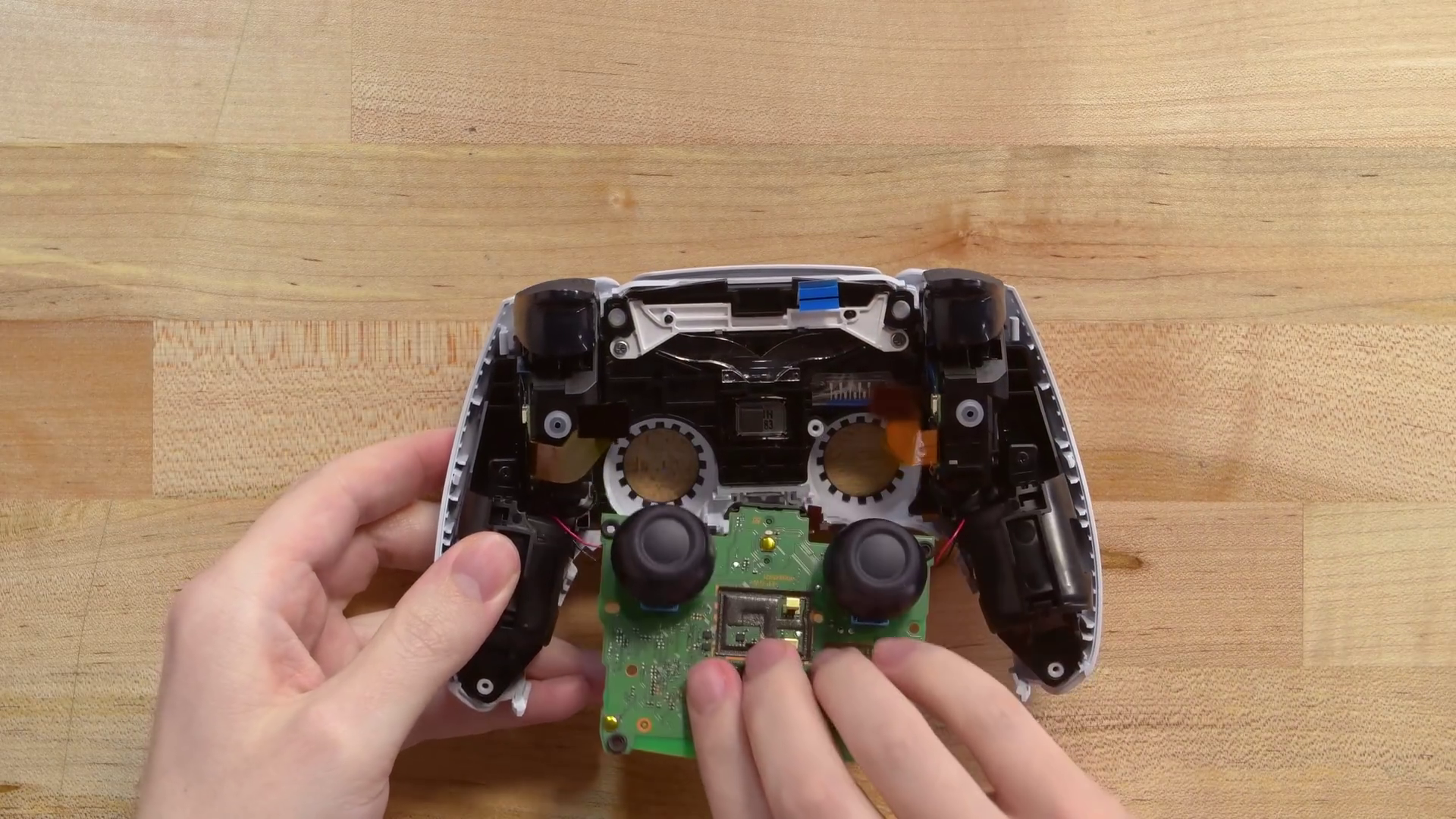 El supuesto mando pro para PlayStation 5 te dejaría solucionar el drift del  DualSense