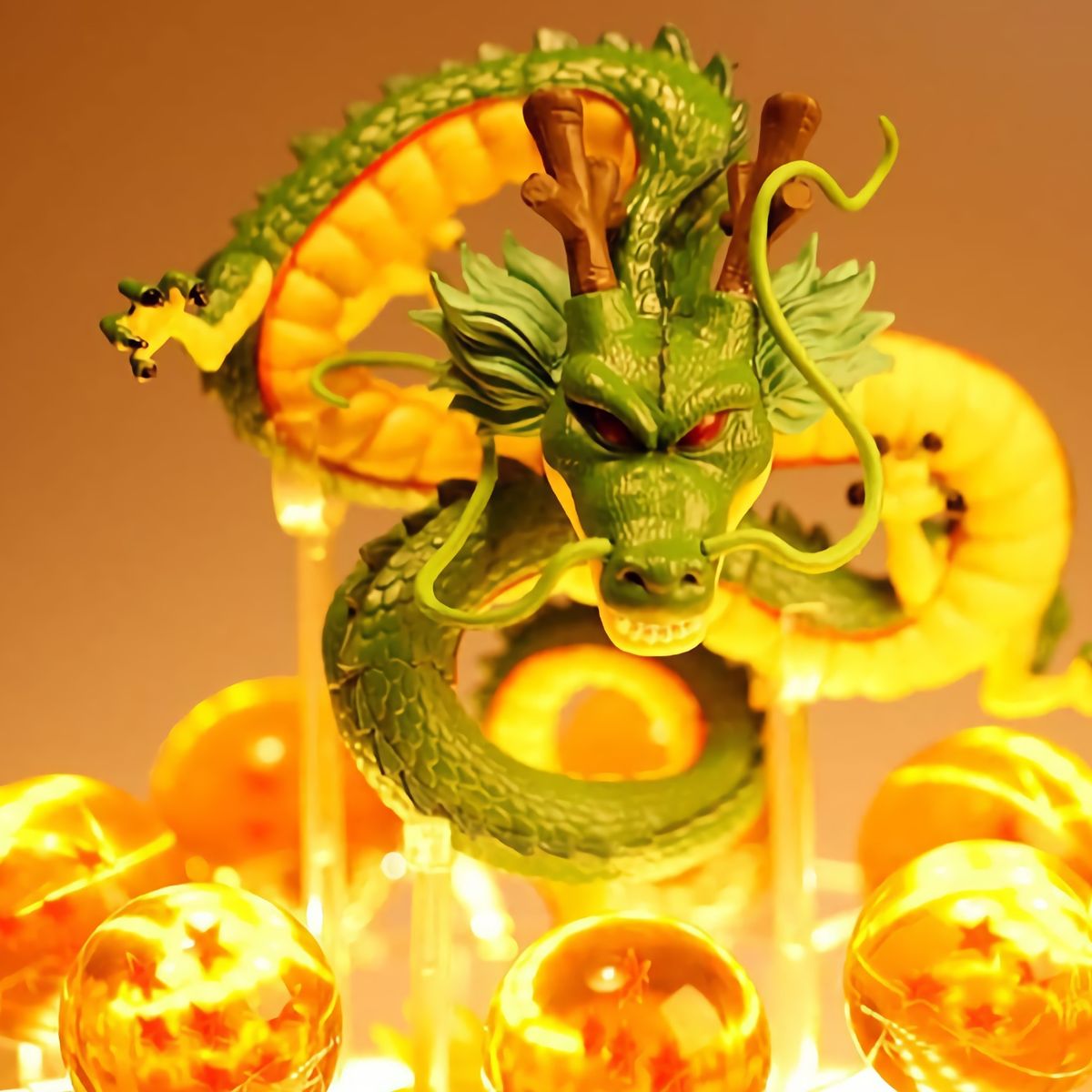 No te concederá ningún deseo, pero esta lámpara Shen Long de Bola de Dragón  te iluminará por 26€
