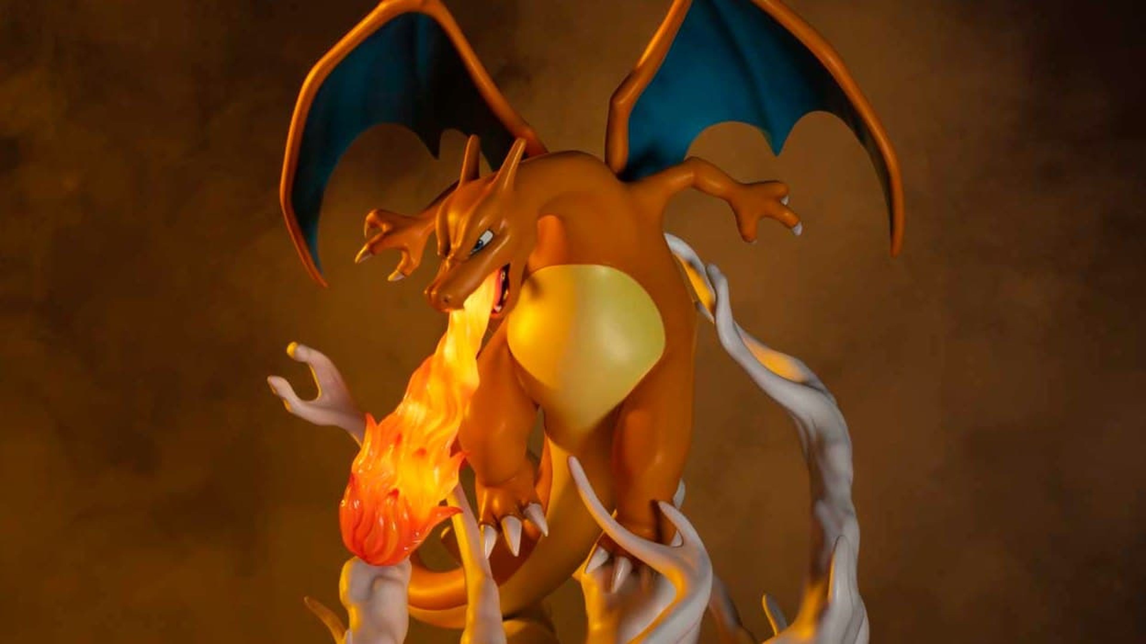 Figura Pokémon - Charizard Rising Flames