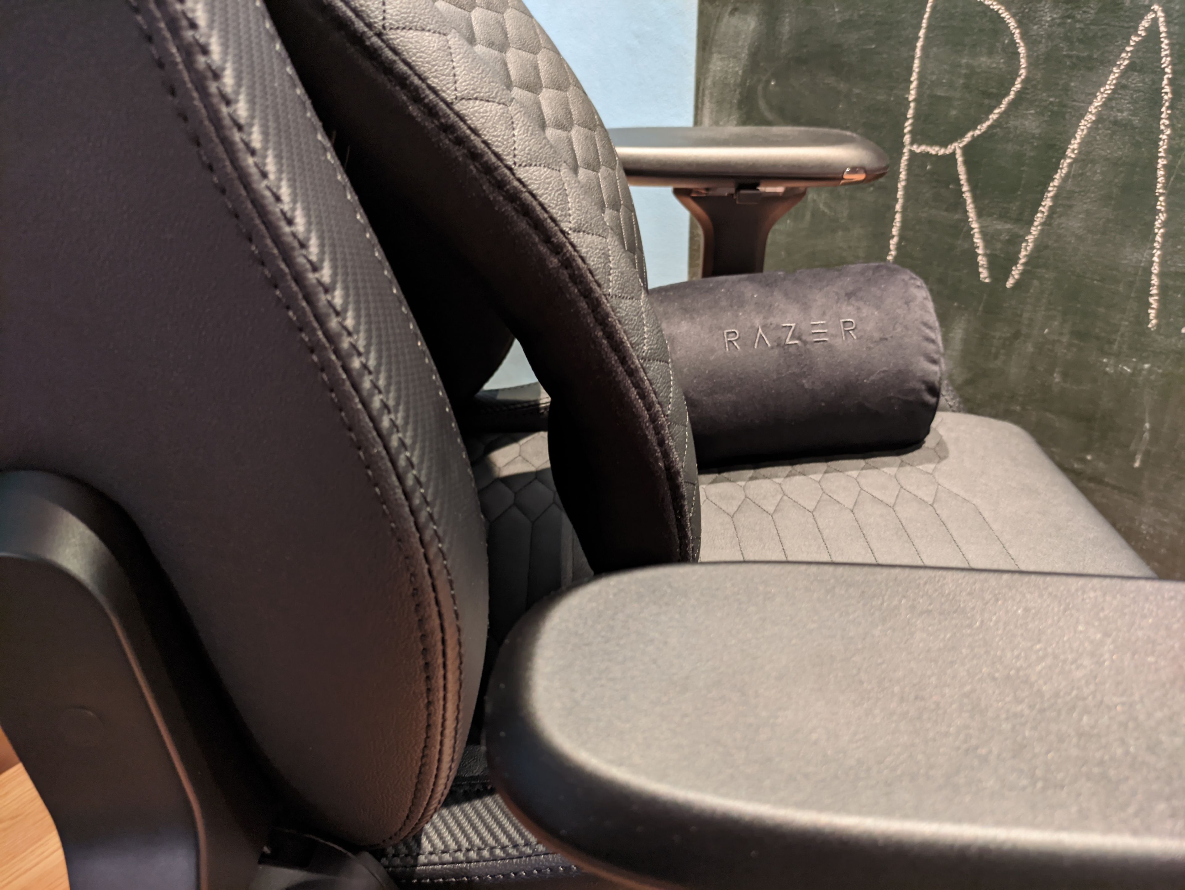Análisis Razer Iskur Black Edition, la silla gaming más ergonómica del  mercado