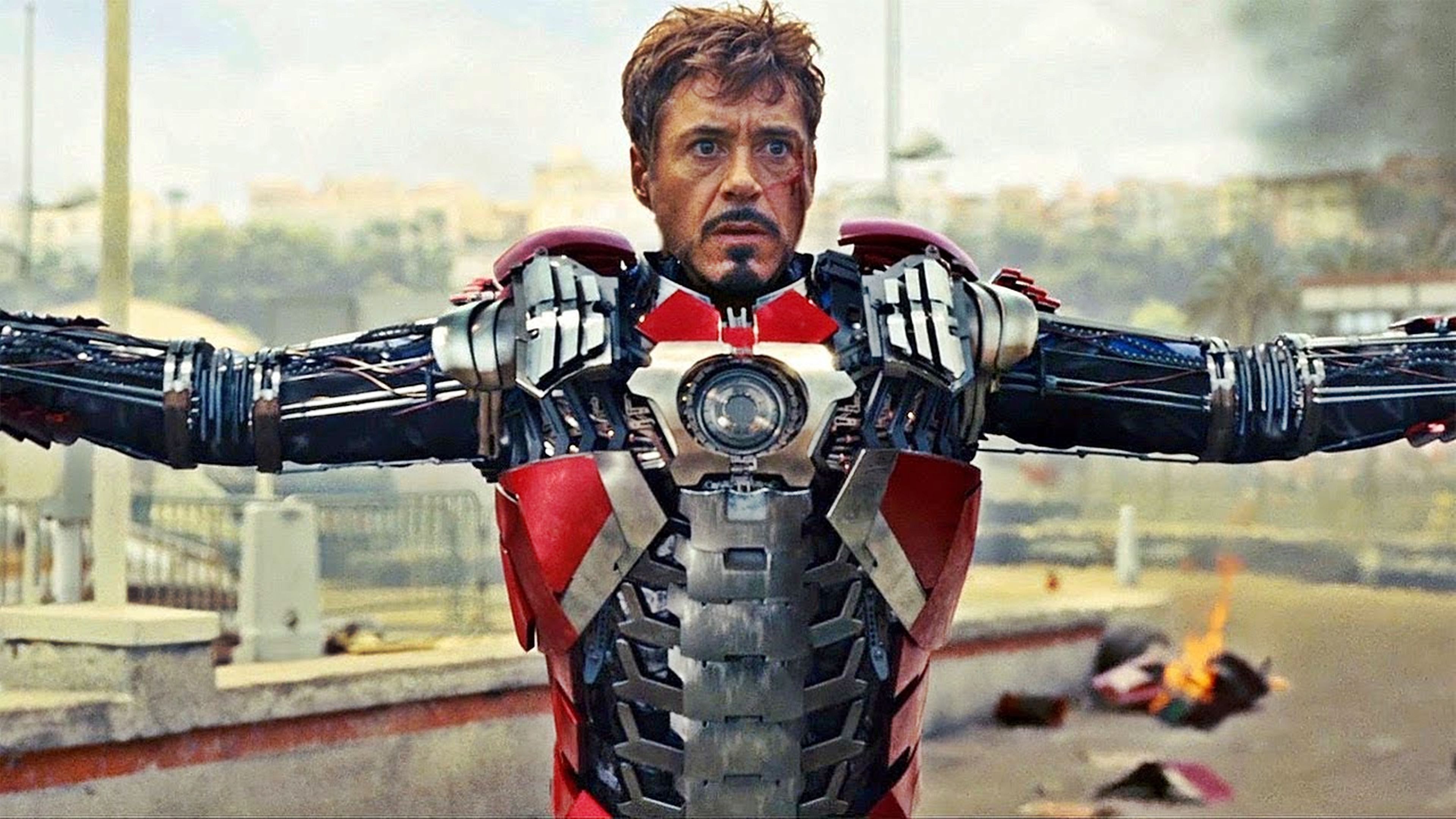 Iron Man 2 - Tony Stark se pone su armadura Mark V