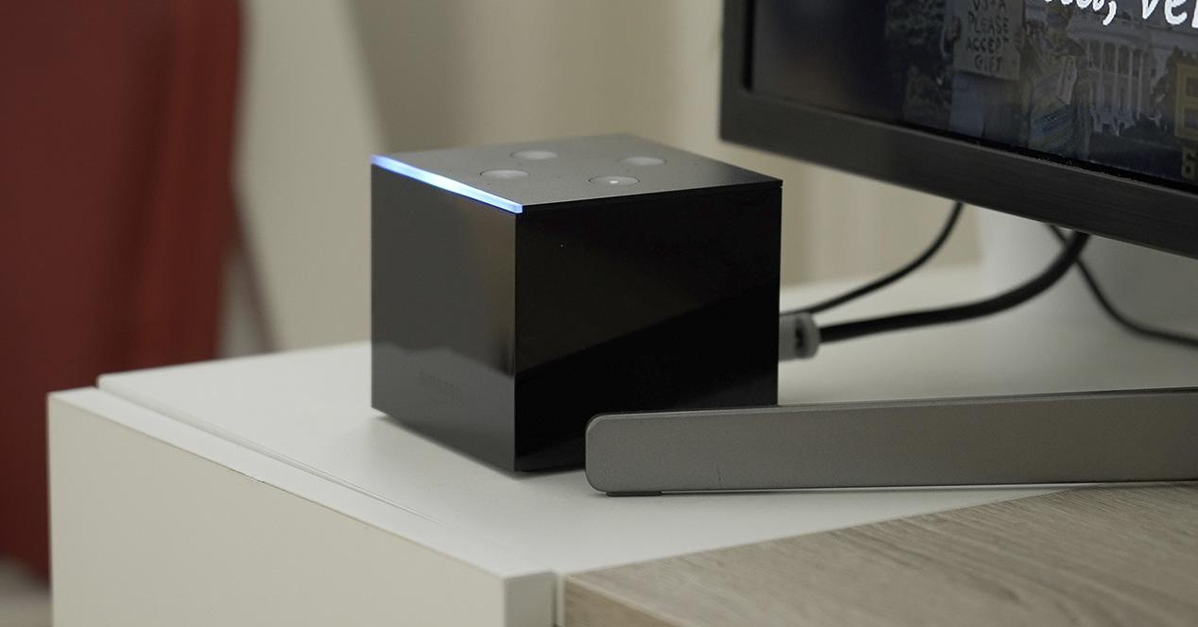 Parlante Inteligente y Streaming Fire TV Cube