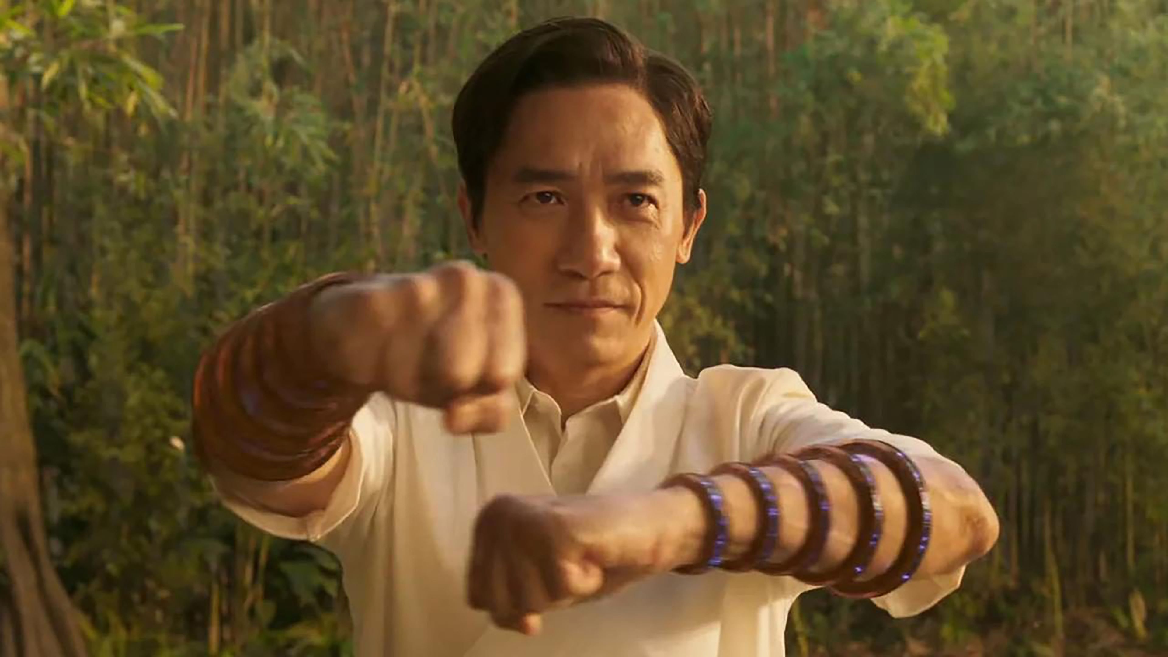 Tony Leung como el Mandarin en Shang-Chi y la Leyenda de los Diez Anillos
