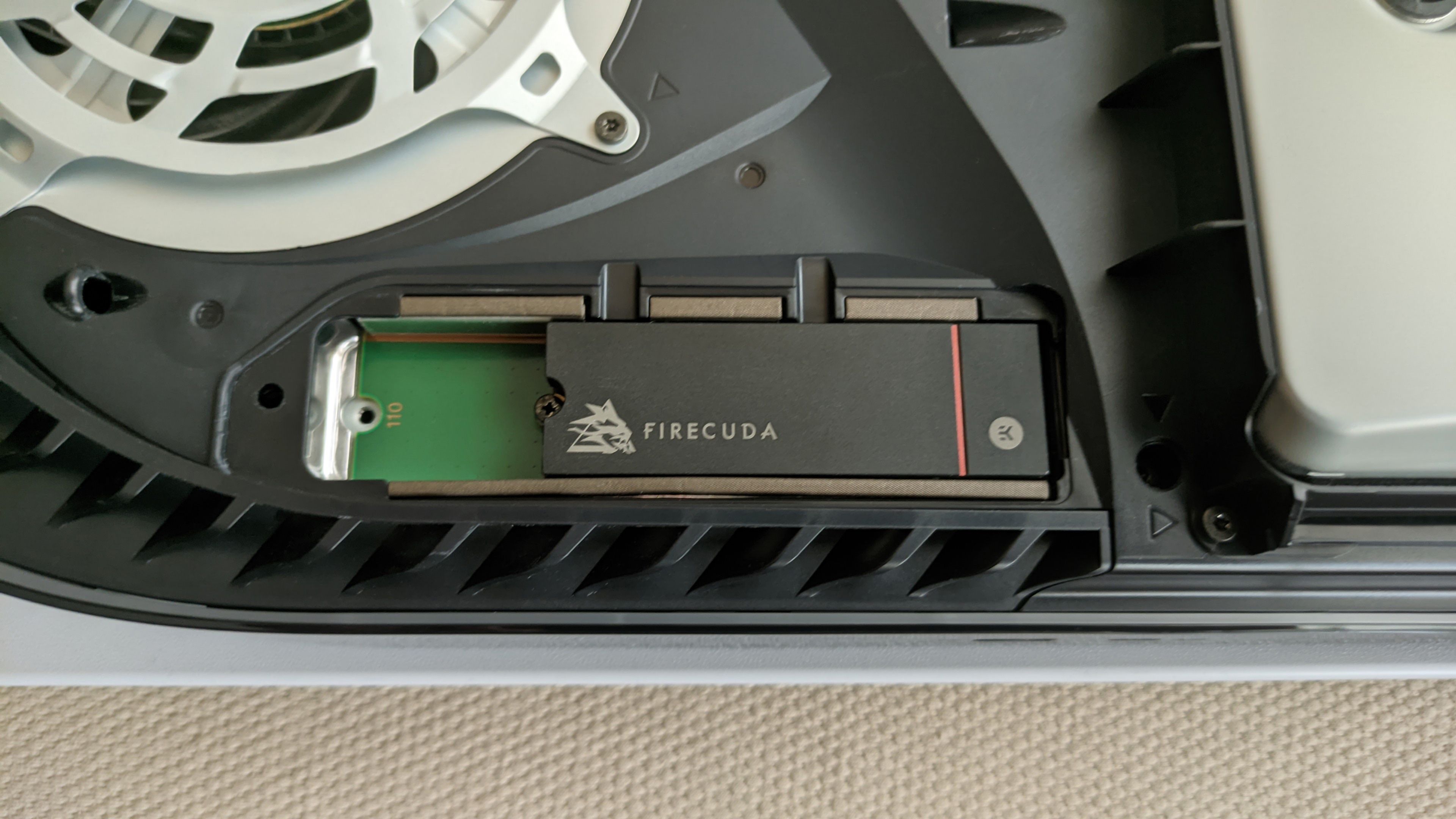 La PS5, destripada: la ranura M.2 PCIe 4.0 destaca, pero atentos