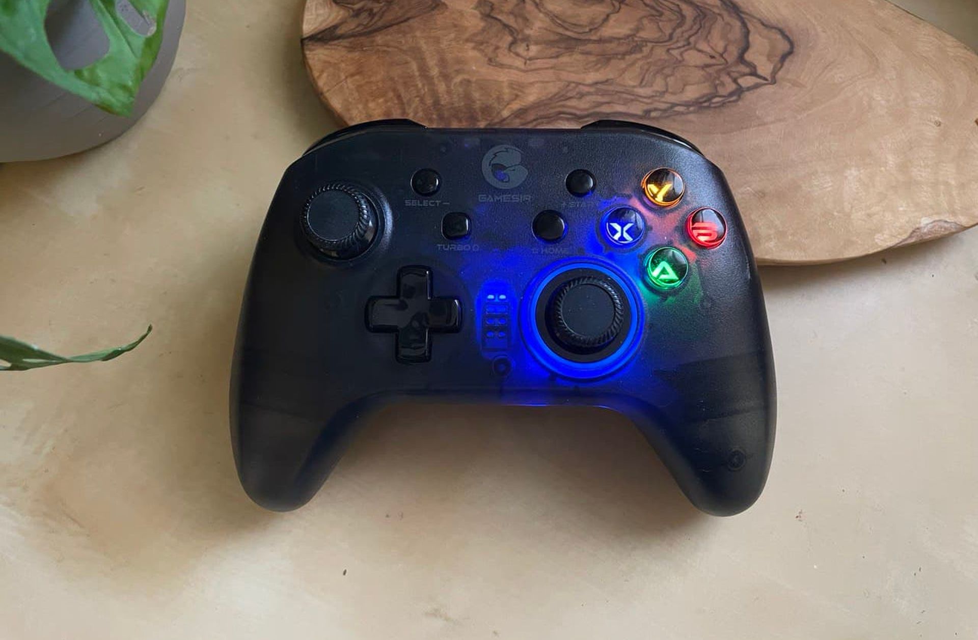 https://cdn.hobbyconsolas.com/sites/navi.axelspringer.es/public/media/image/2022/01/gamesir-t4-pro-2587223.jpg?tf=1920x