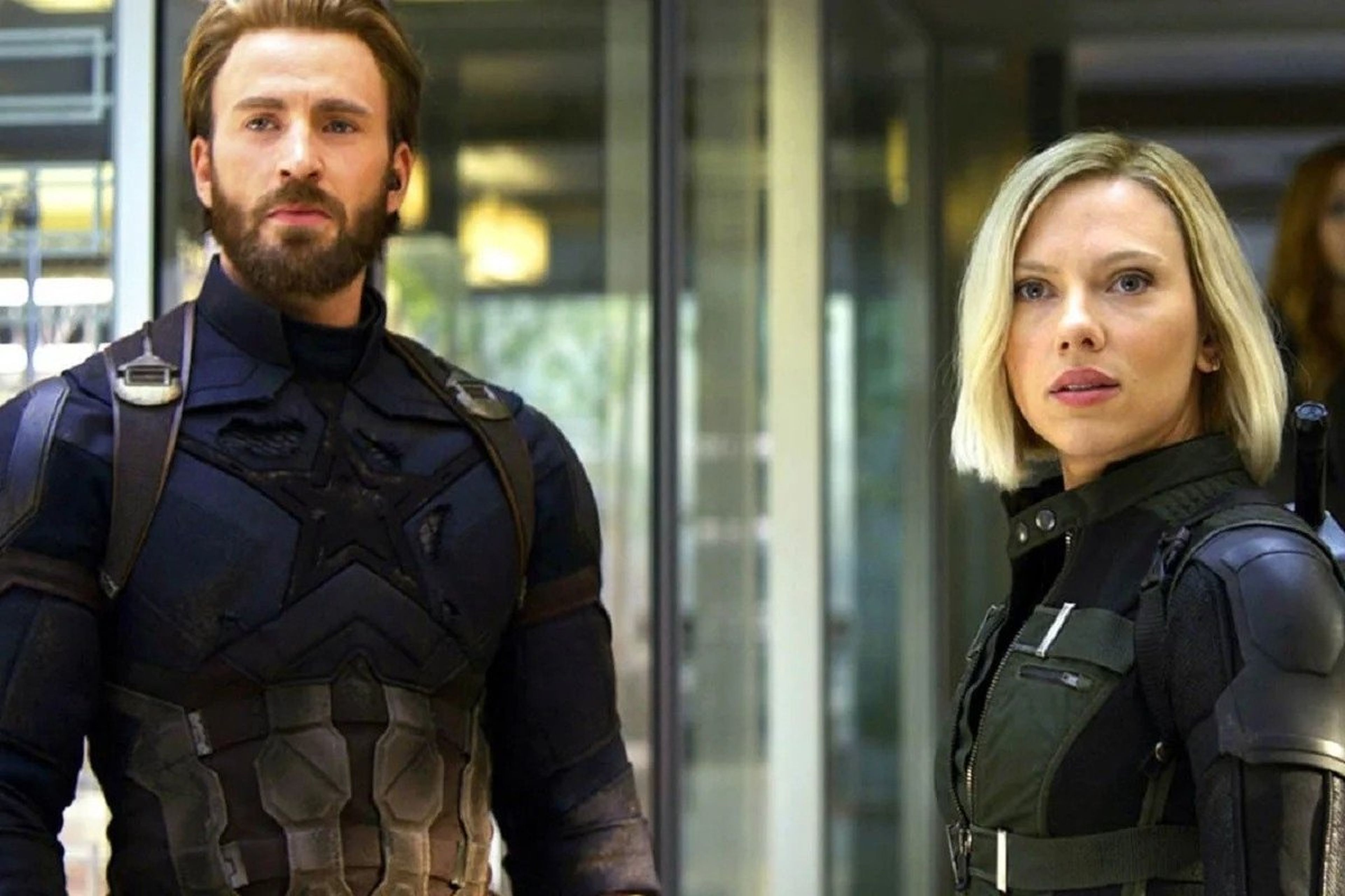 Vengadores Endgame - Capitán América y Viuda Negra (Chris Evans y Scarlett Johansson)