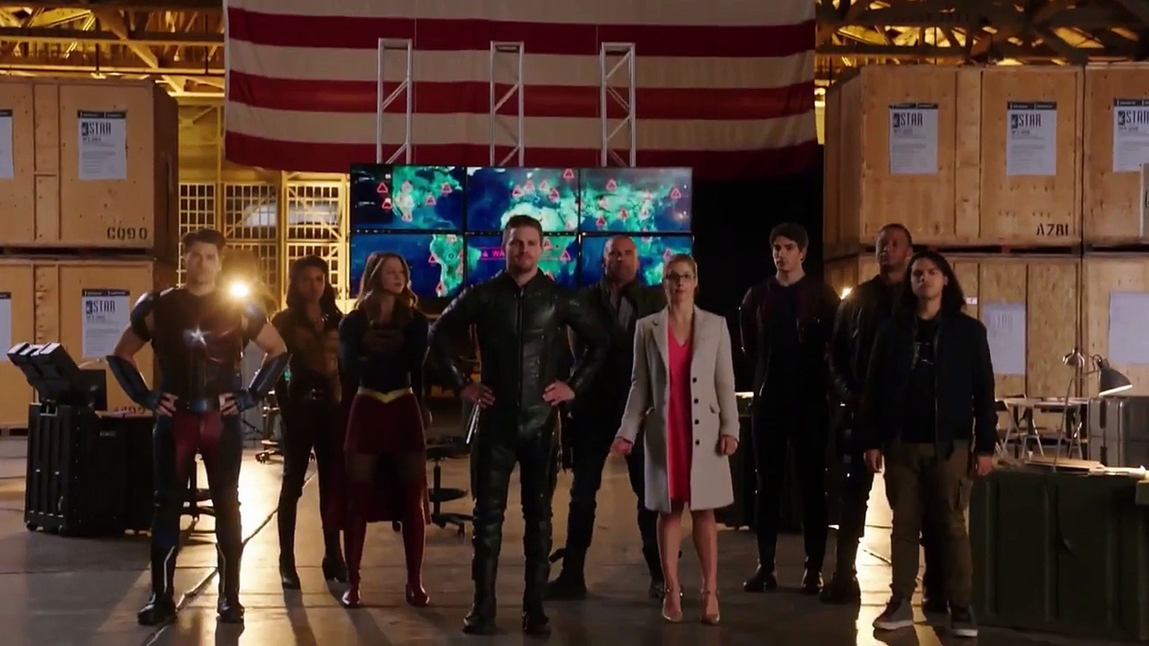The Flash + Arrow + Supergirl + Legends of Tomorrow - Tráiler extendido de Invasión