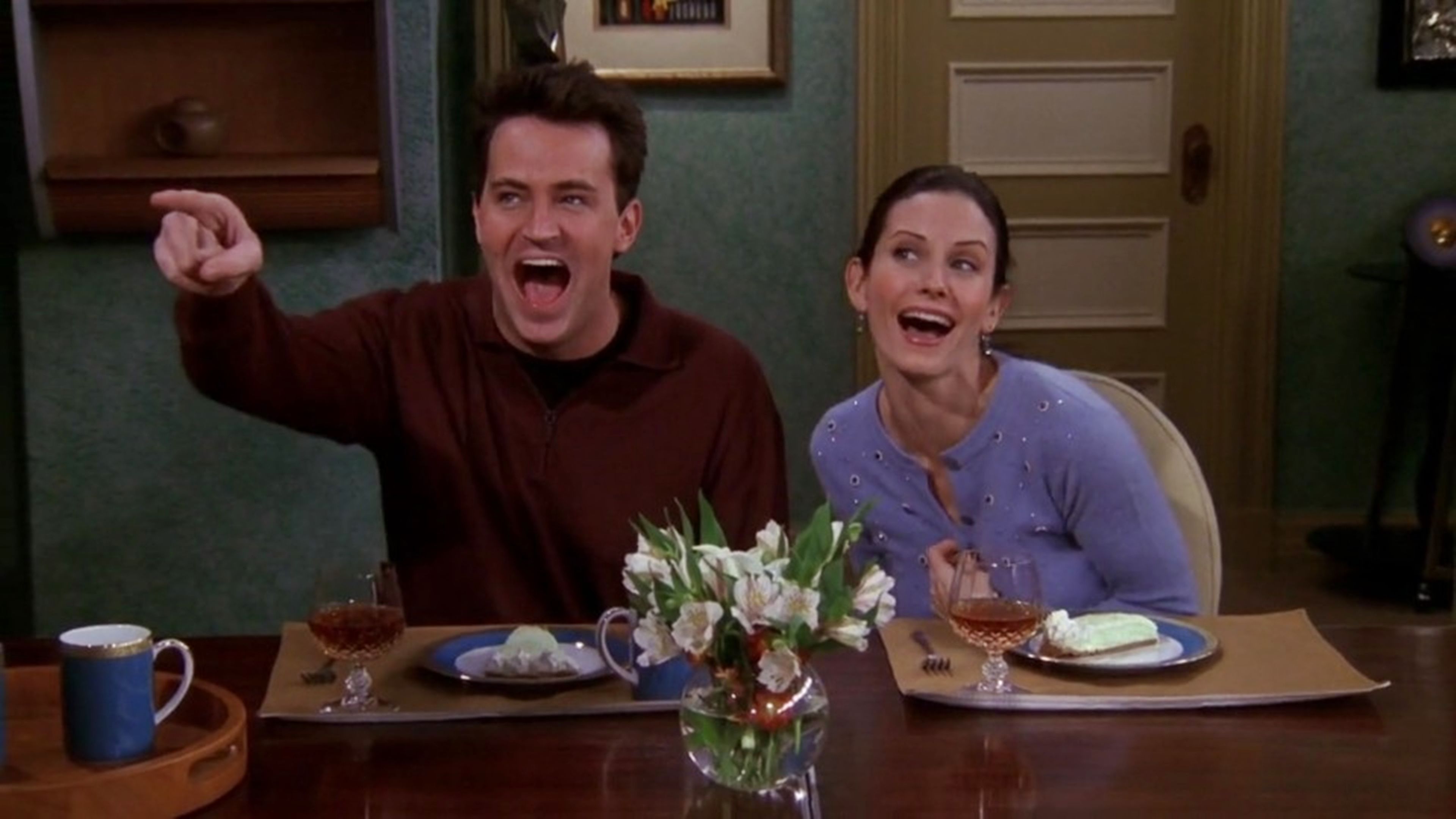 Friends - Chandler and Monica are laughing
