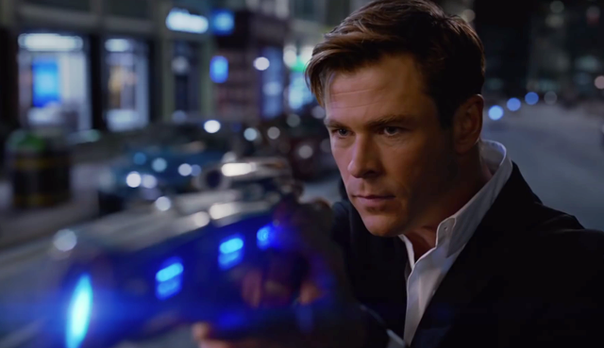 Люди в черном хемсворт. Крис хемсворт люди в черном. Люди в черном: интернэшнл фильм 2019. Крис хемсфорт люди в чёрном. Крис хемсворт в черном.