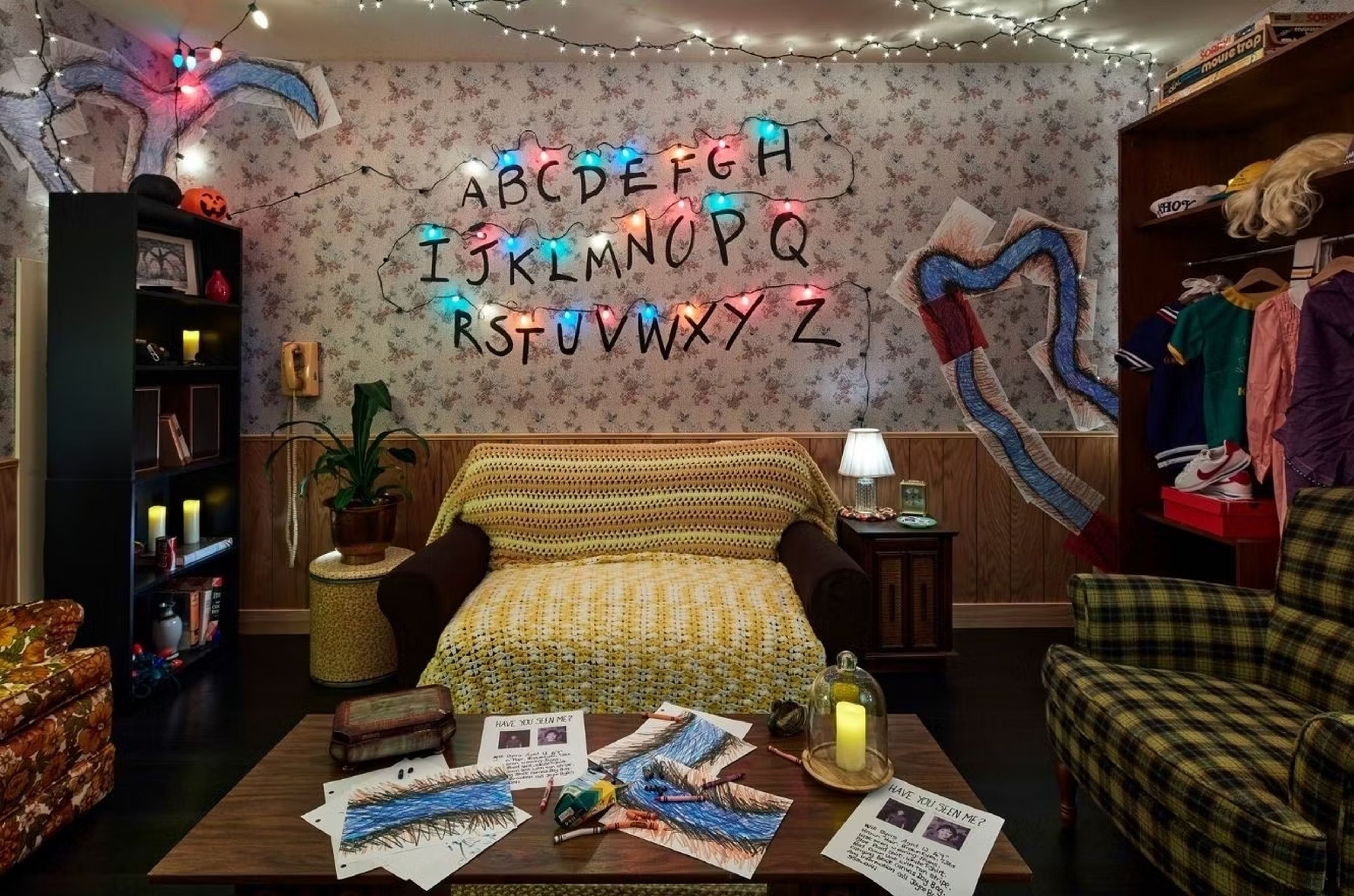 Un hotel de Estados Unidos recrea la casa de Joyce Byers para que vivas una auténtica experiencia Stranger Things