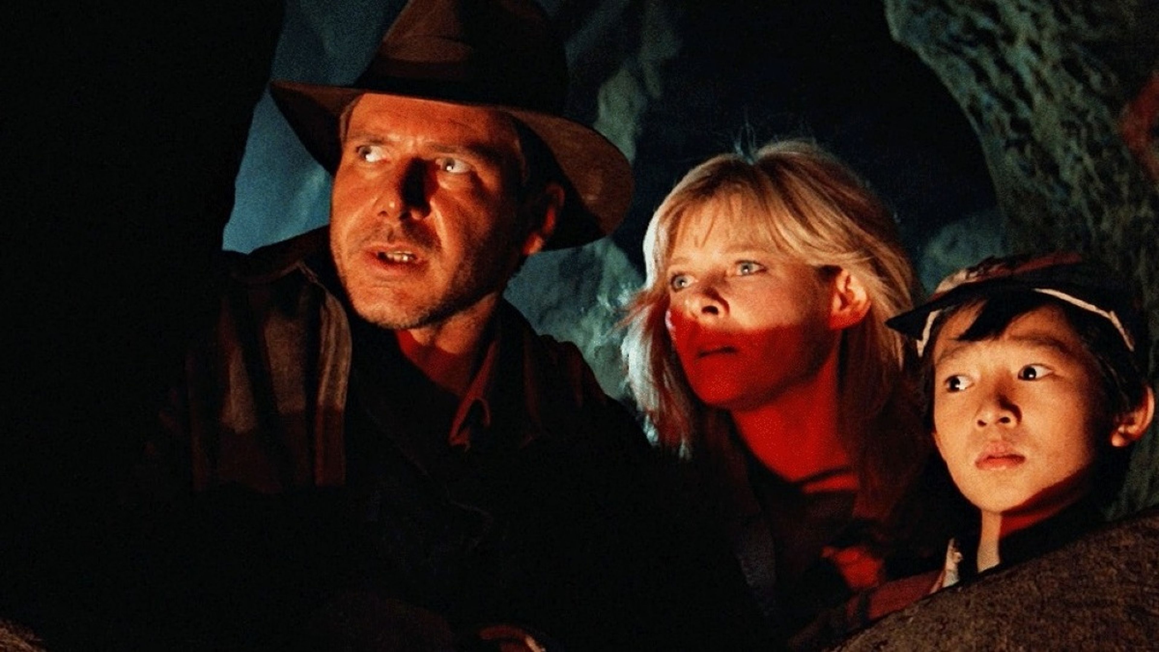 Harrison Ford e Ke Huy Quan se reúnem 38 anos após Indiana Jones 2