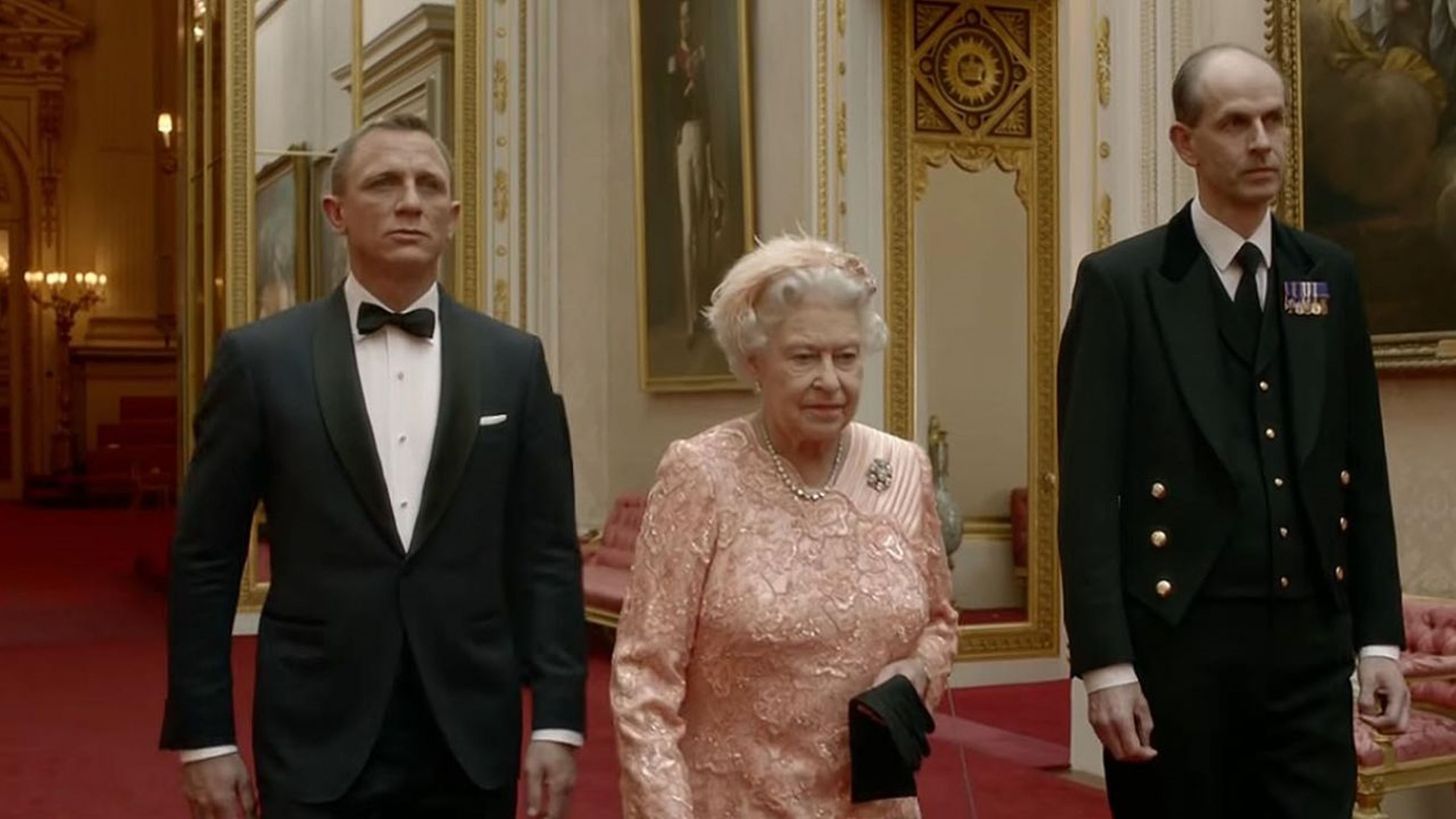 Los productores de James Bond aclaran si el próximo 007 estará al servicio de la reina o del nuevo rey
