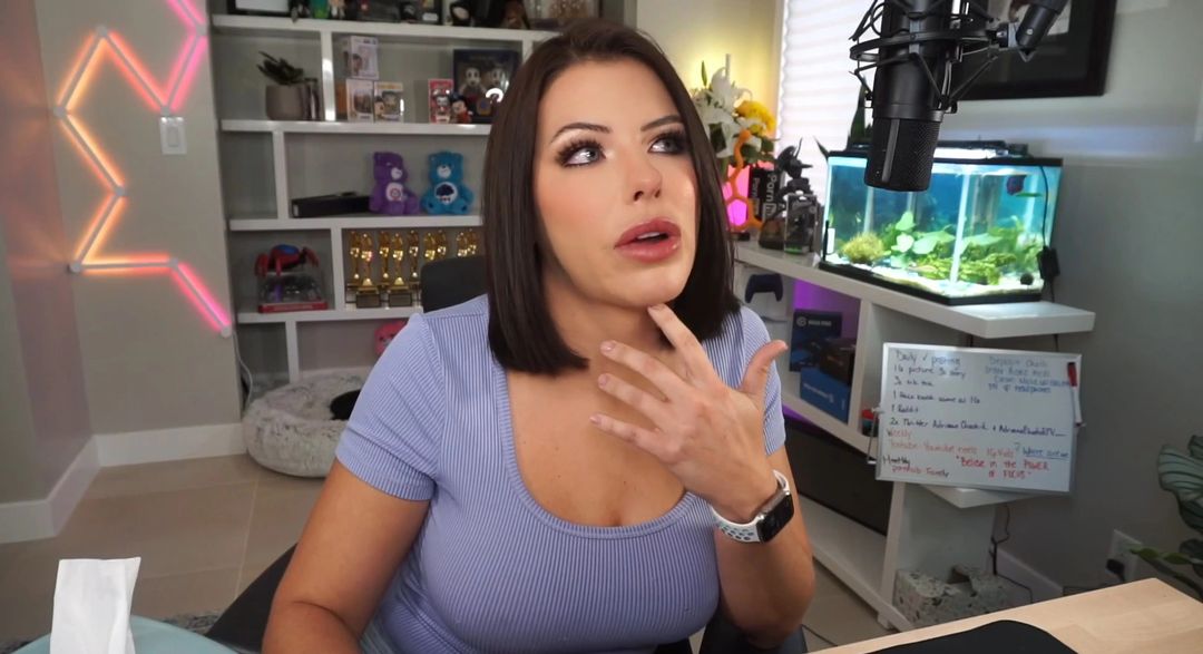 Adriana Chechik Sale De La Operación Tras La Twitchcon 2022 Hobby