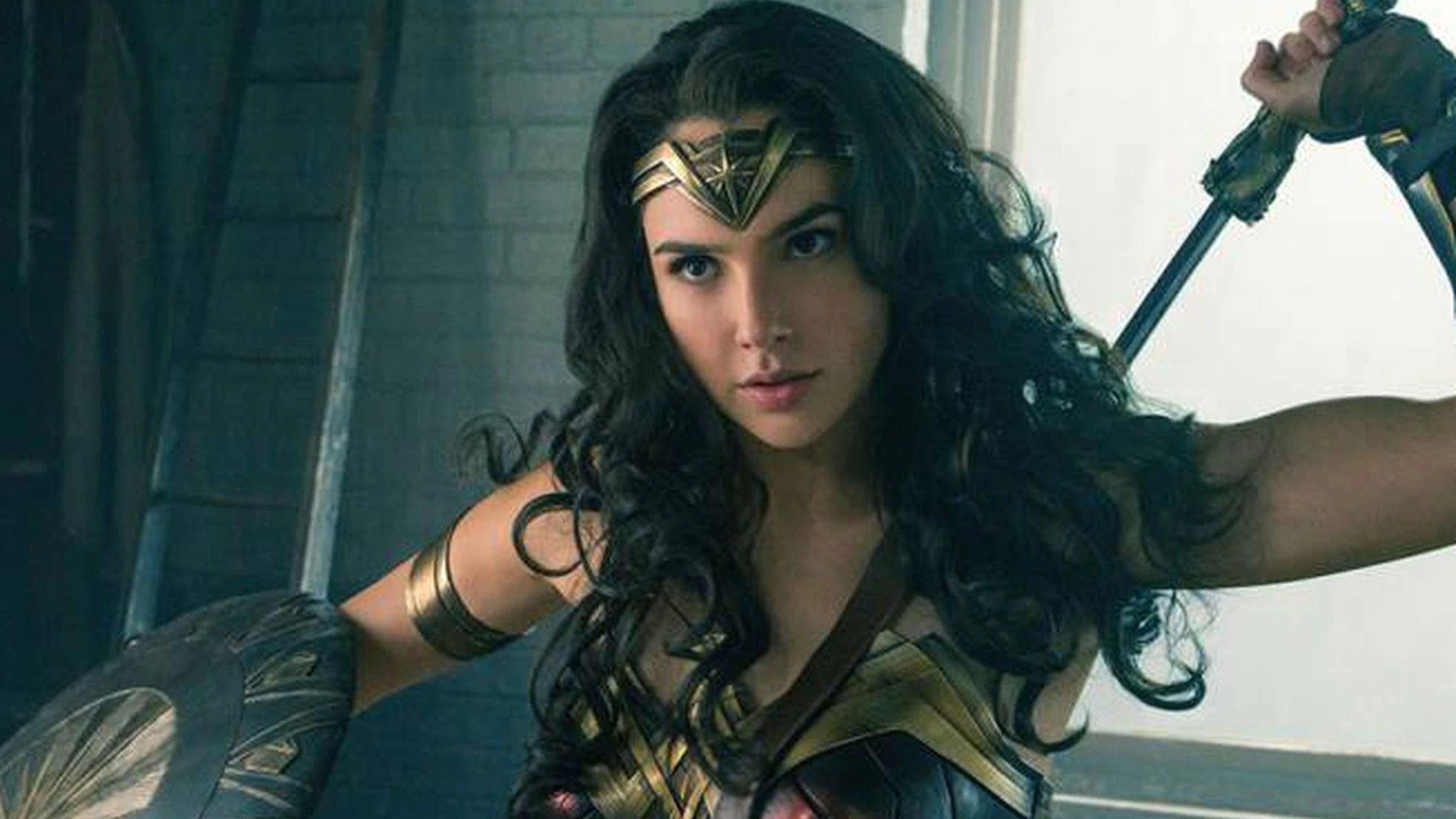 Gal Gadot como Wonder Woman en las películas del UEDC