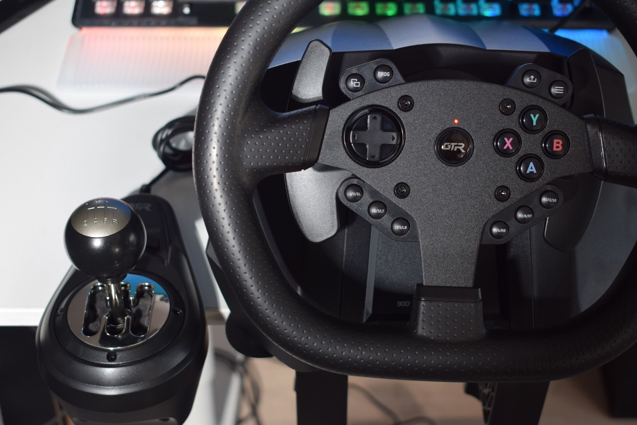 Análisis del Indeca Powerdrive GTR Elite, un volante todo en uno con