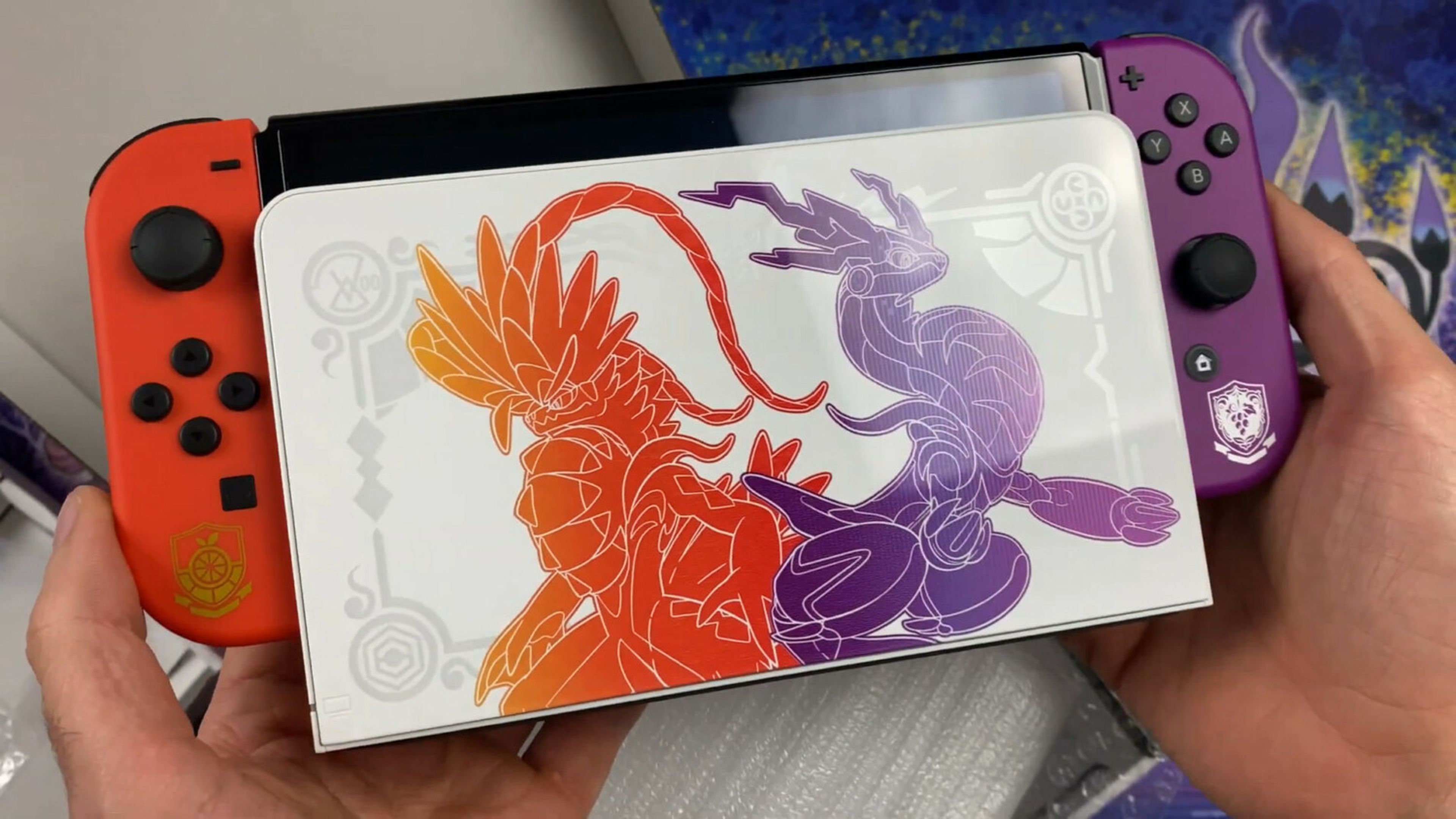 Nintendo Switch edición Pokémon Escarlata y Púrpura